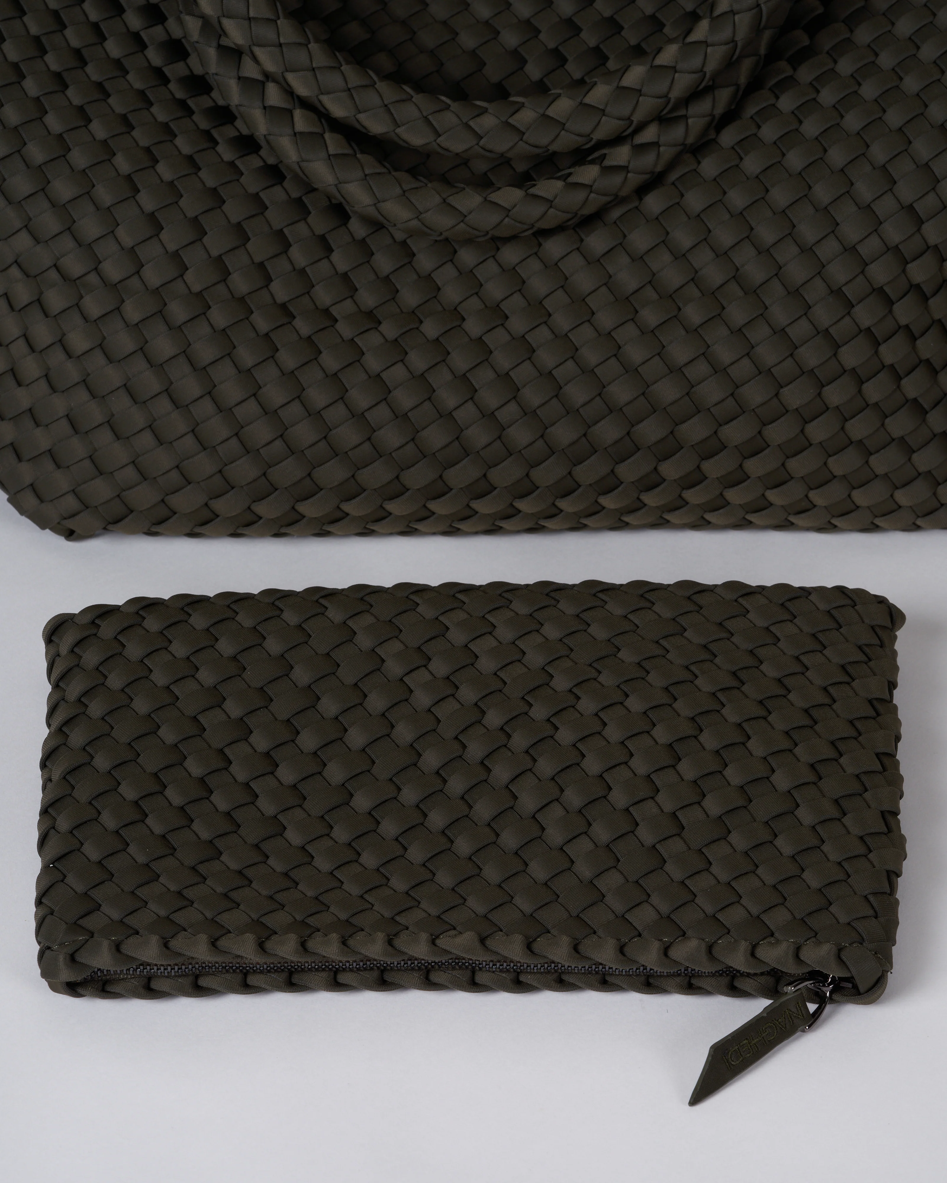 st barths medium tote - moss - Image 14