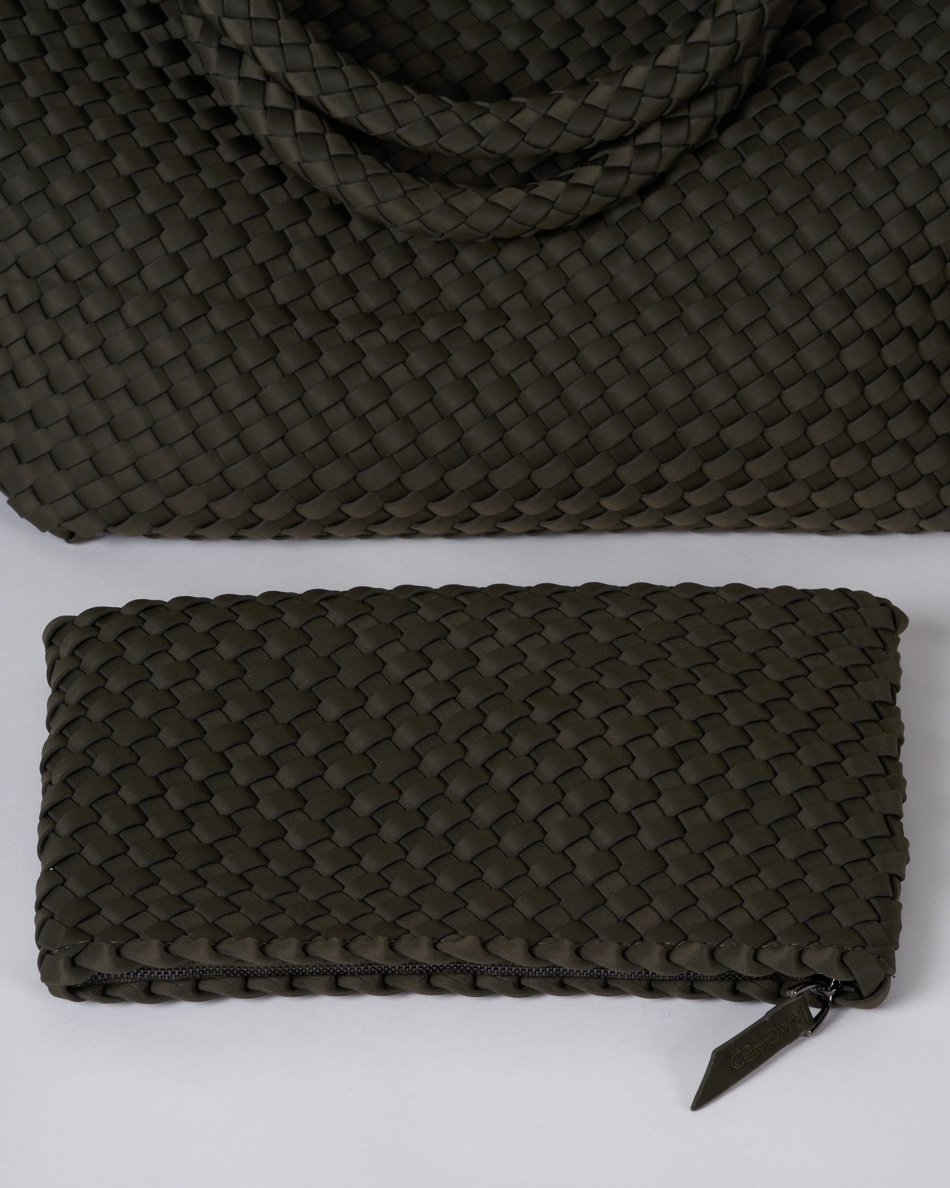 st barths medium tote - moss - Image 15