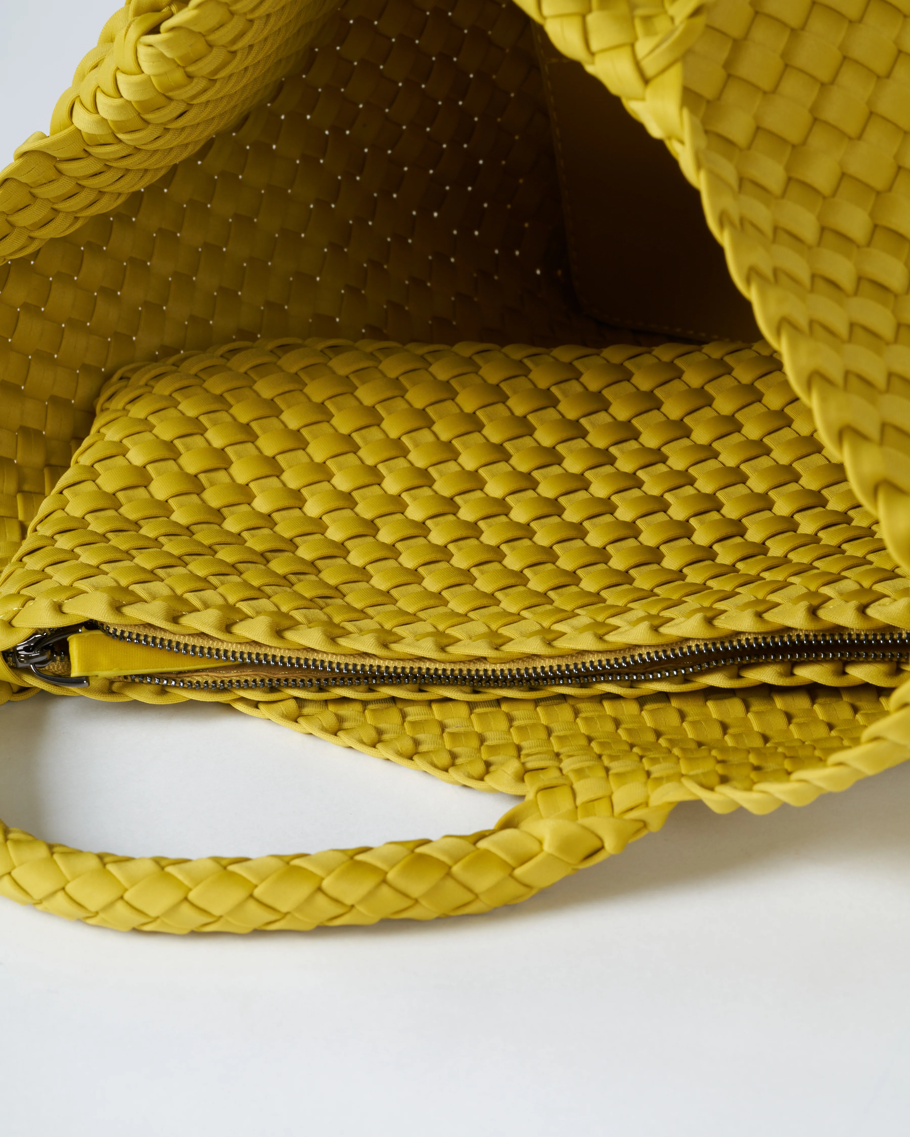 st barths medium tote - ochre - Image 7