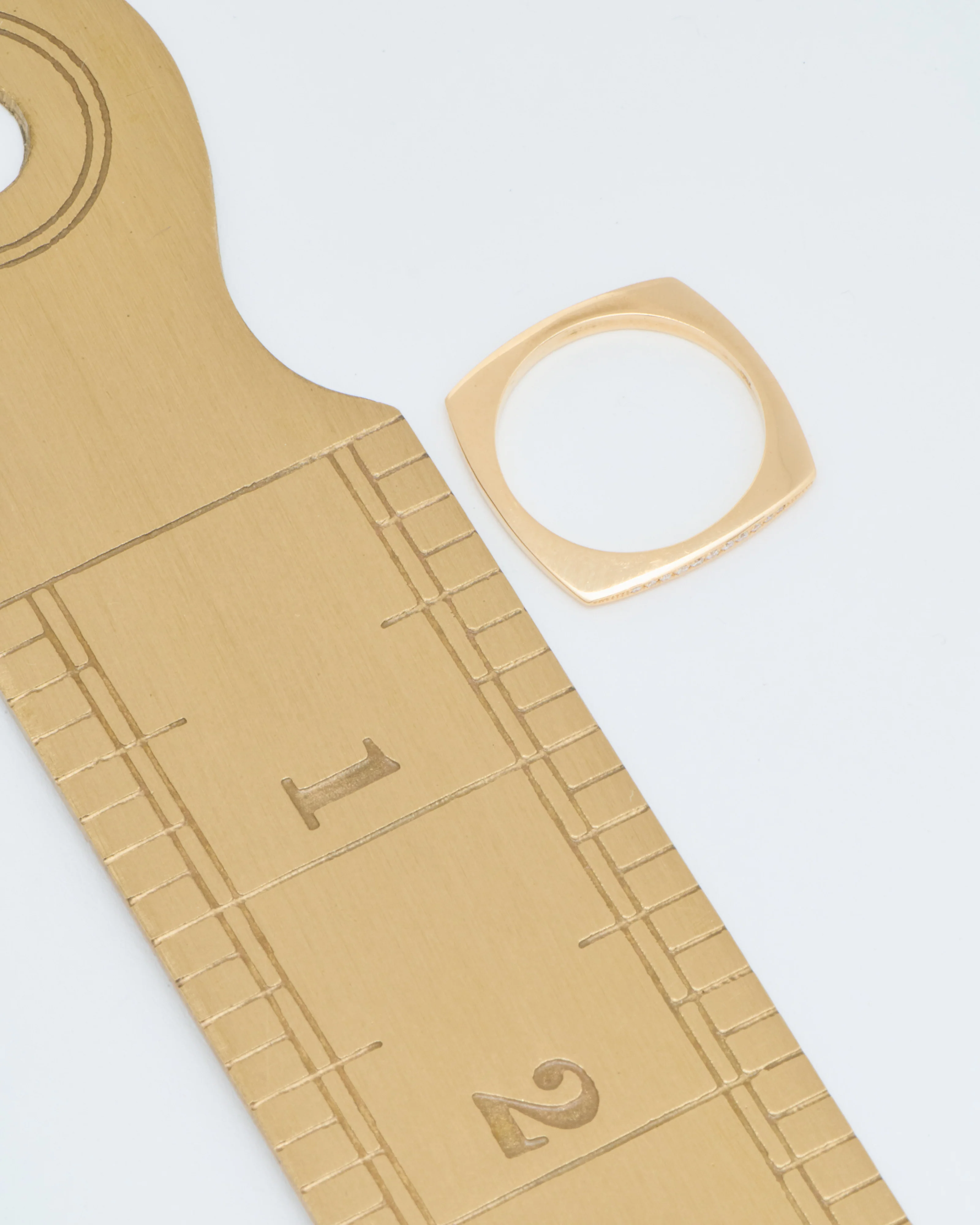 square but round inside ring - Image 9