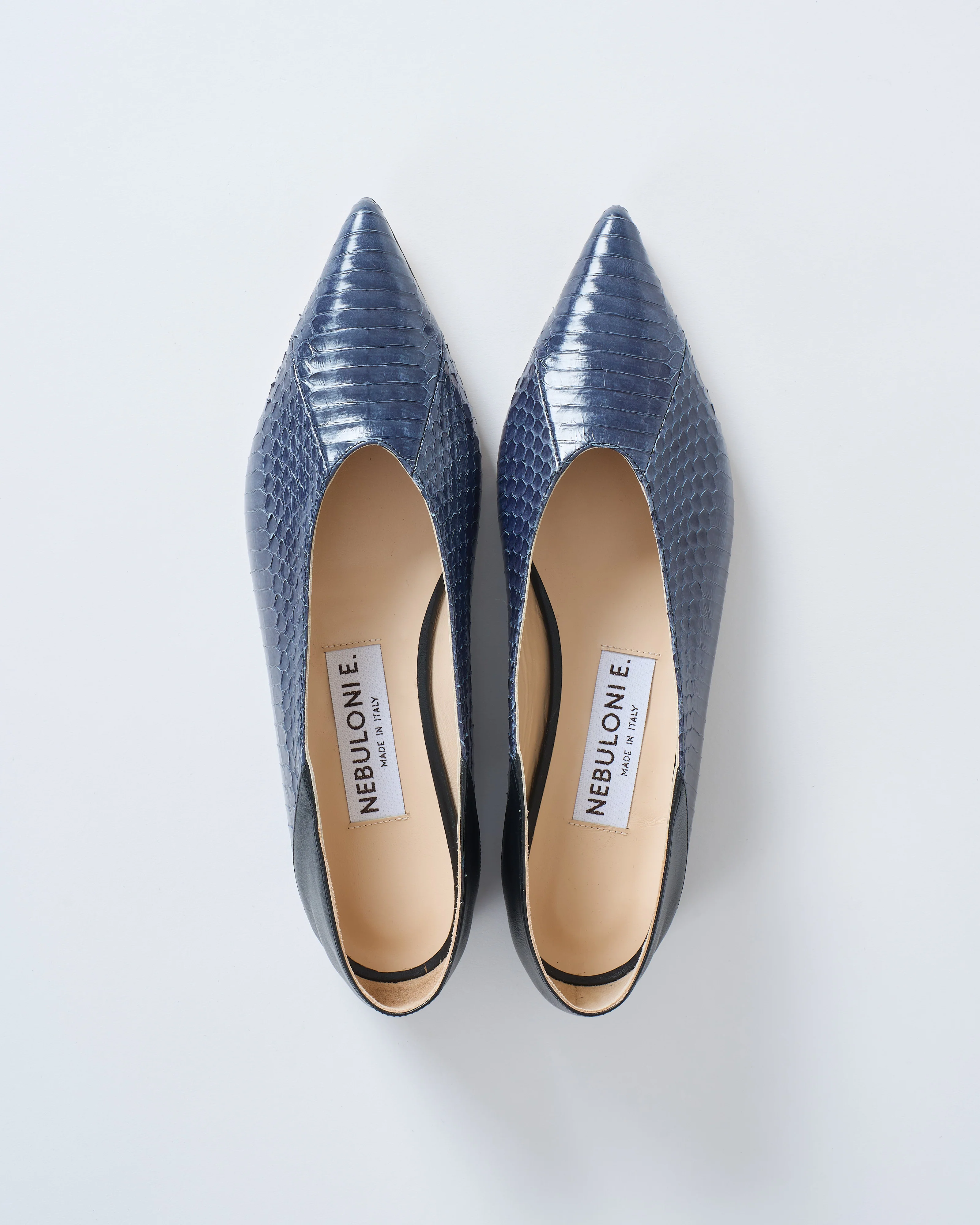 pointed toe flat
