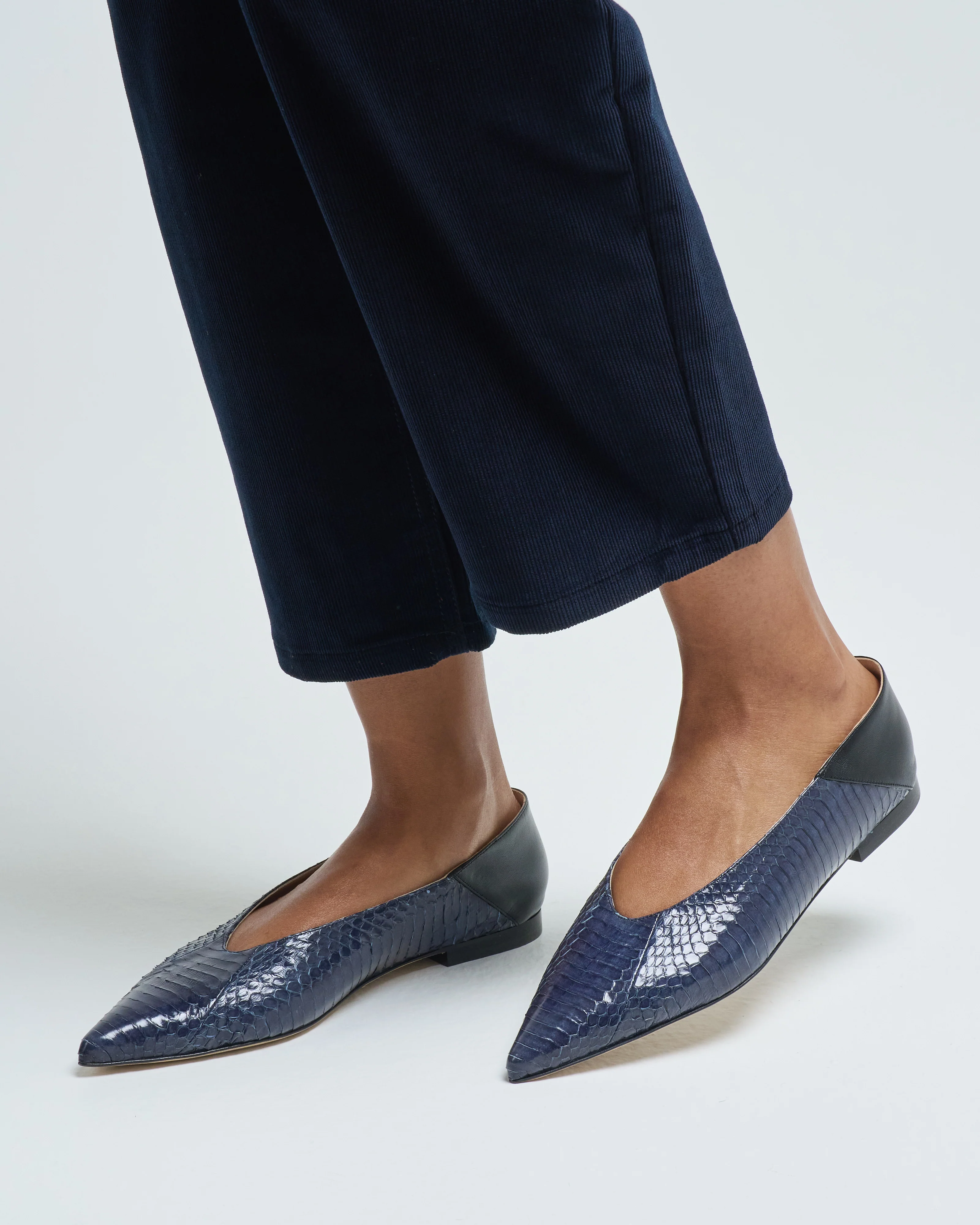 pointed toe flat - Image 5