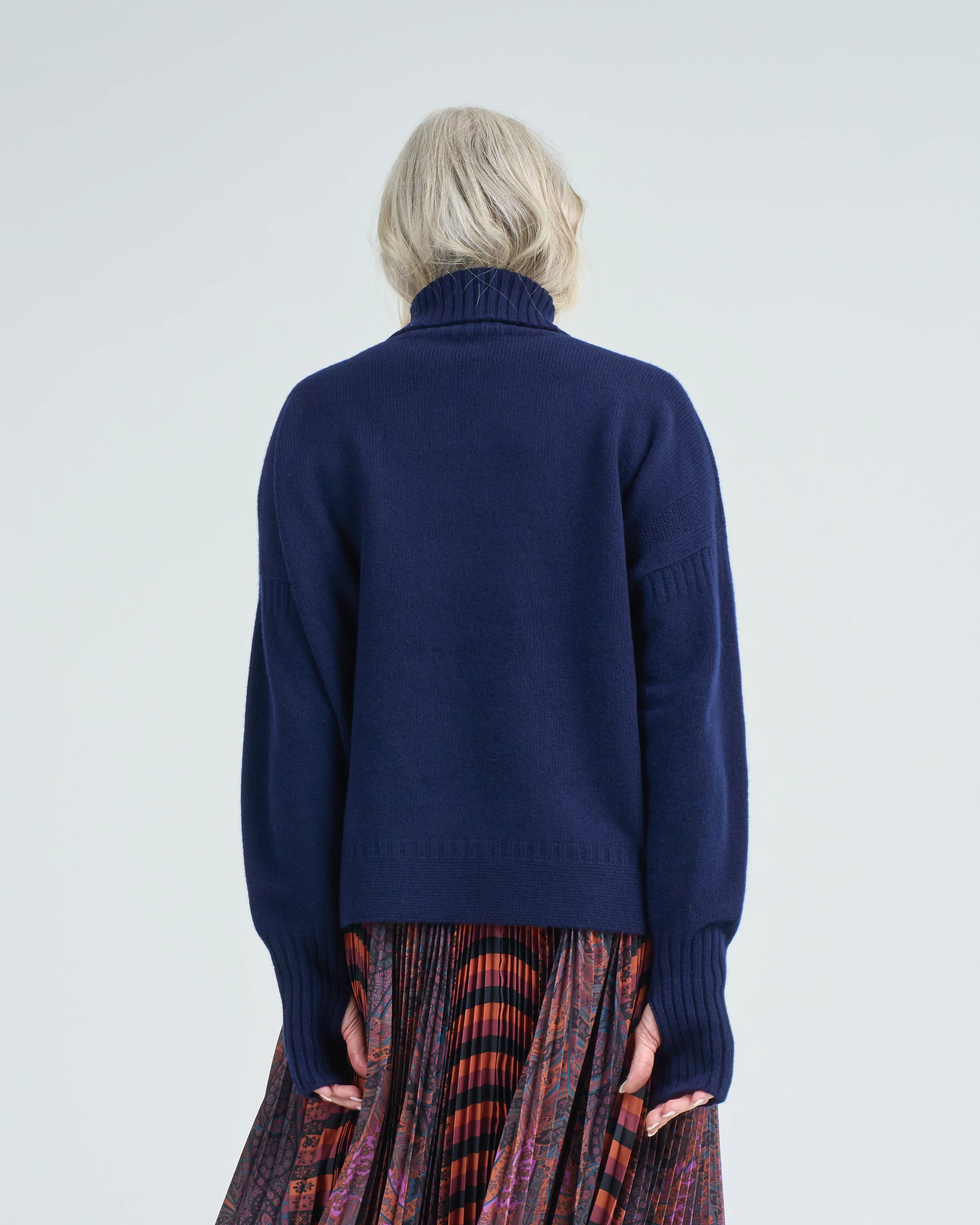 low gauge reversible turtleneck - Image 6