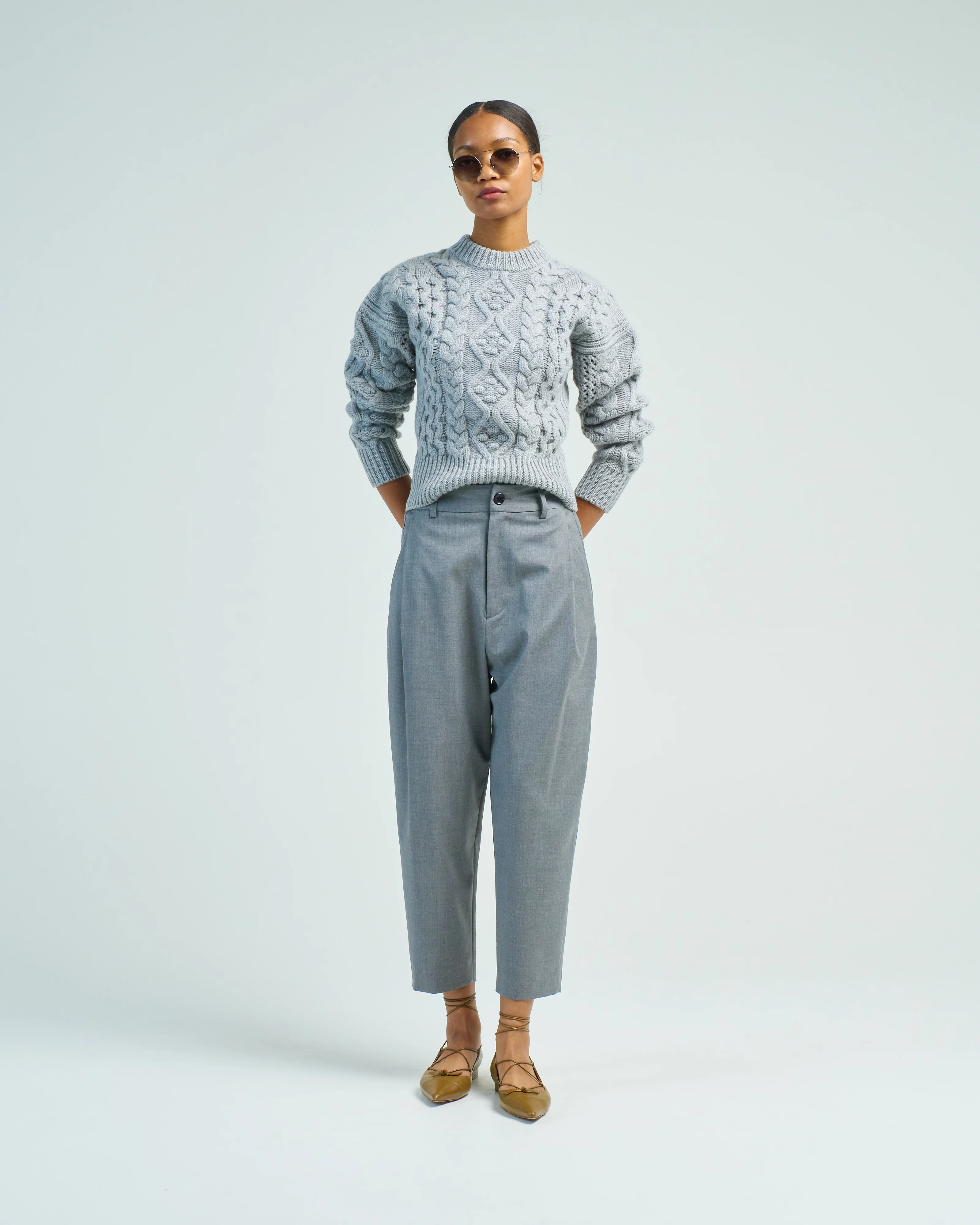 stretch wool side pleat pant