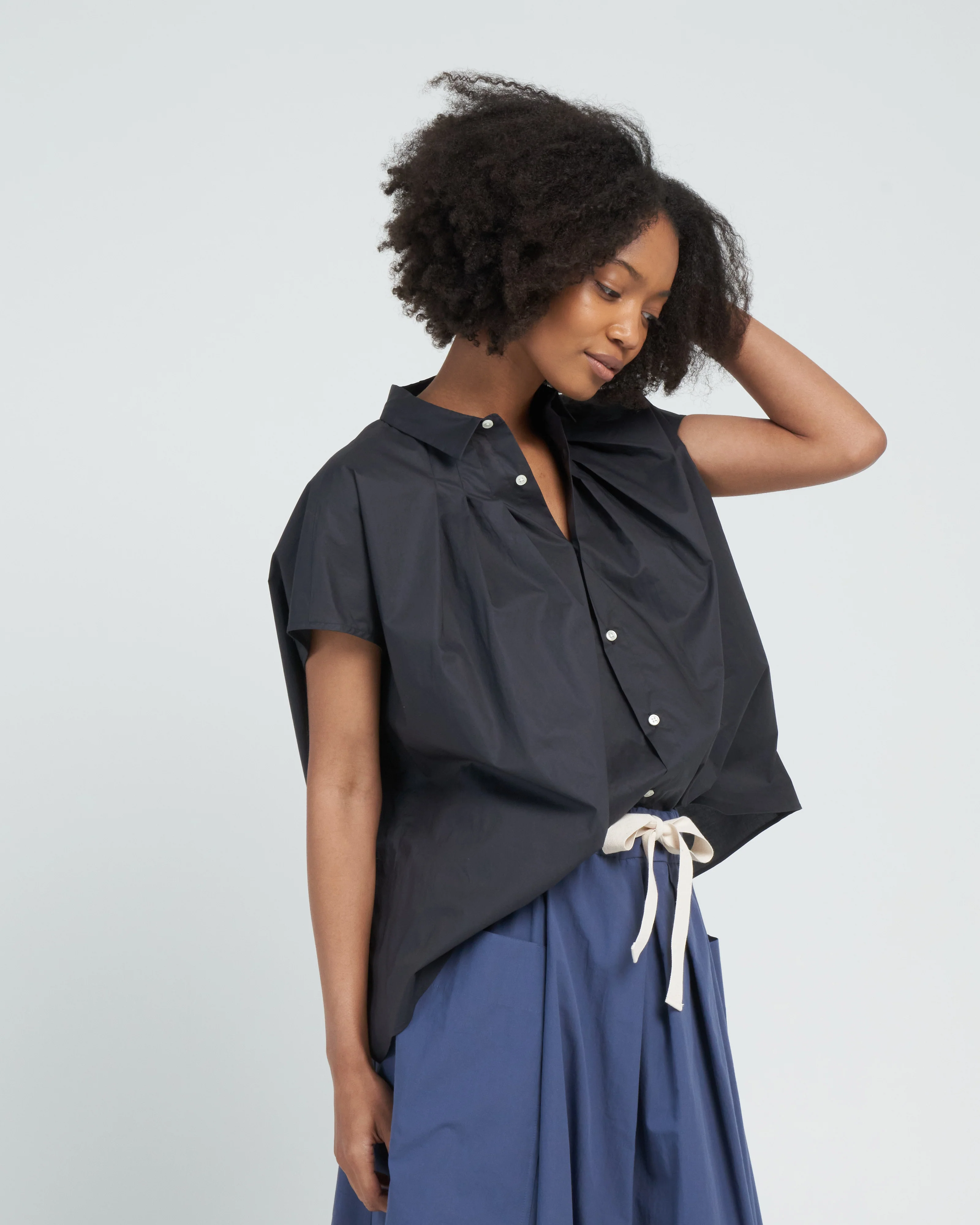 tie waist poplin top - navy - Image 4