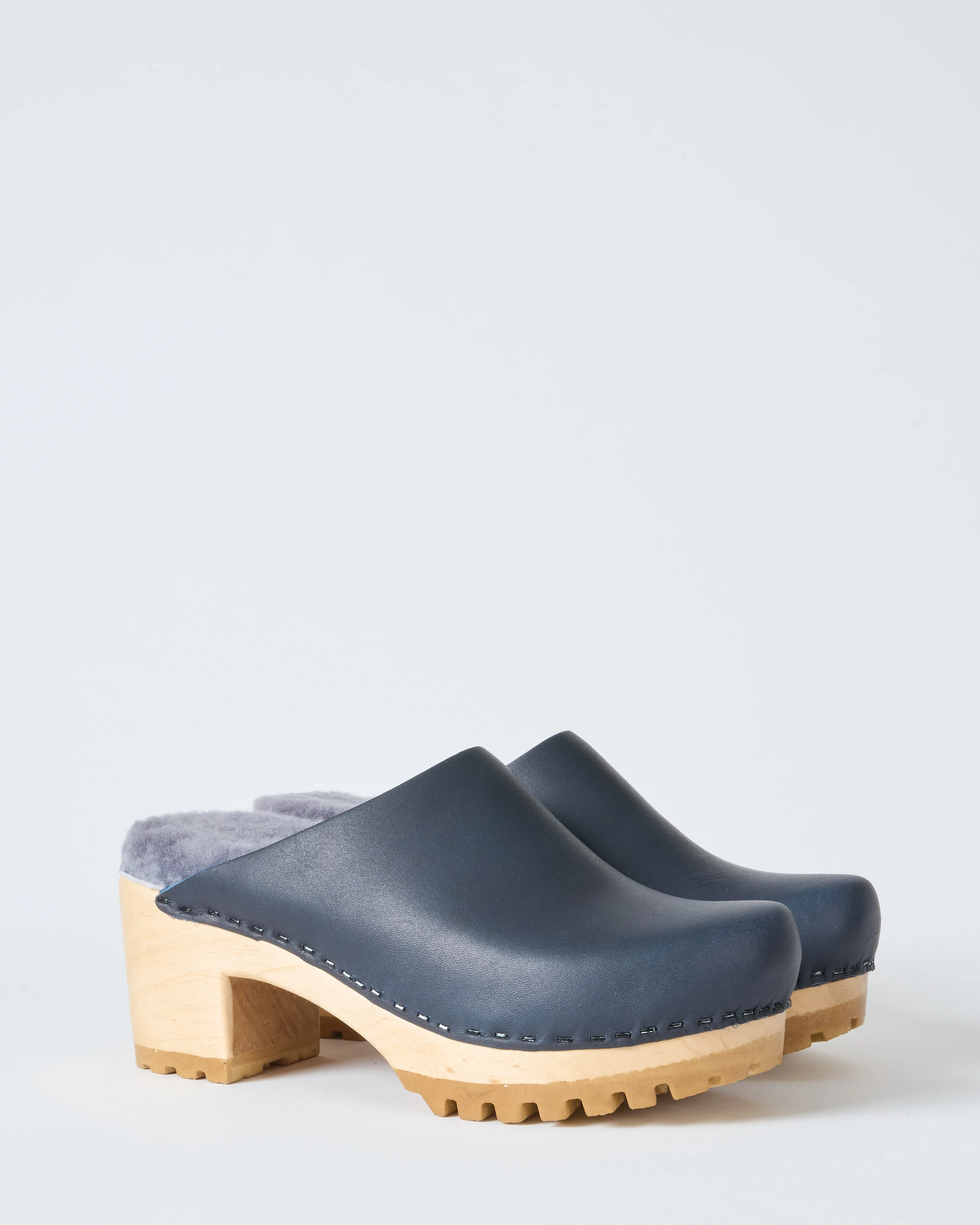 liza clog on mid tread - Image 4