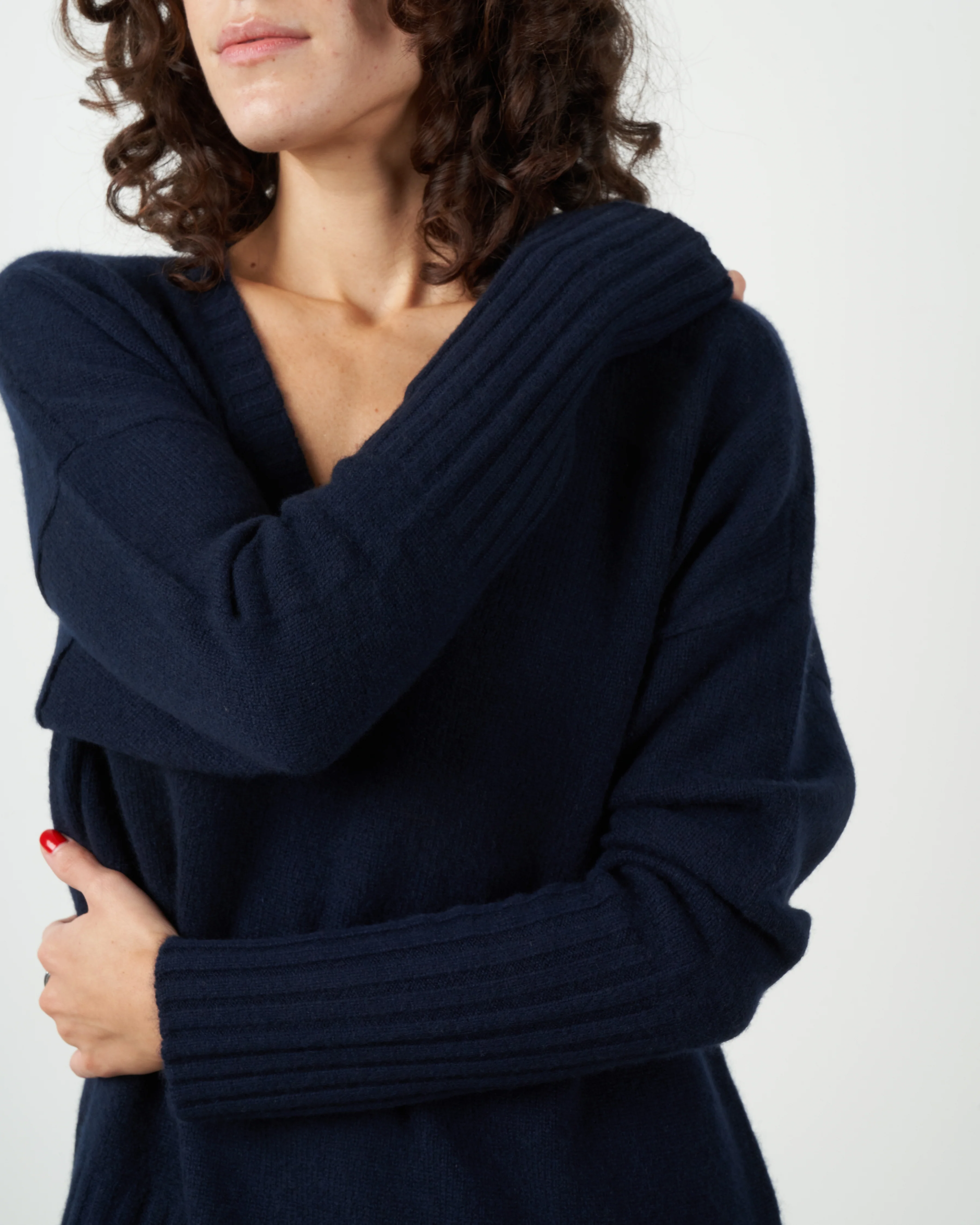 ella v-neck cashmere sweater - navy - Image 5