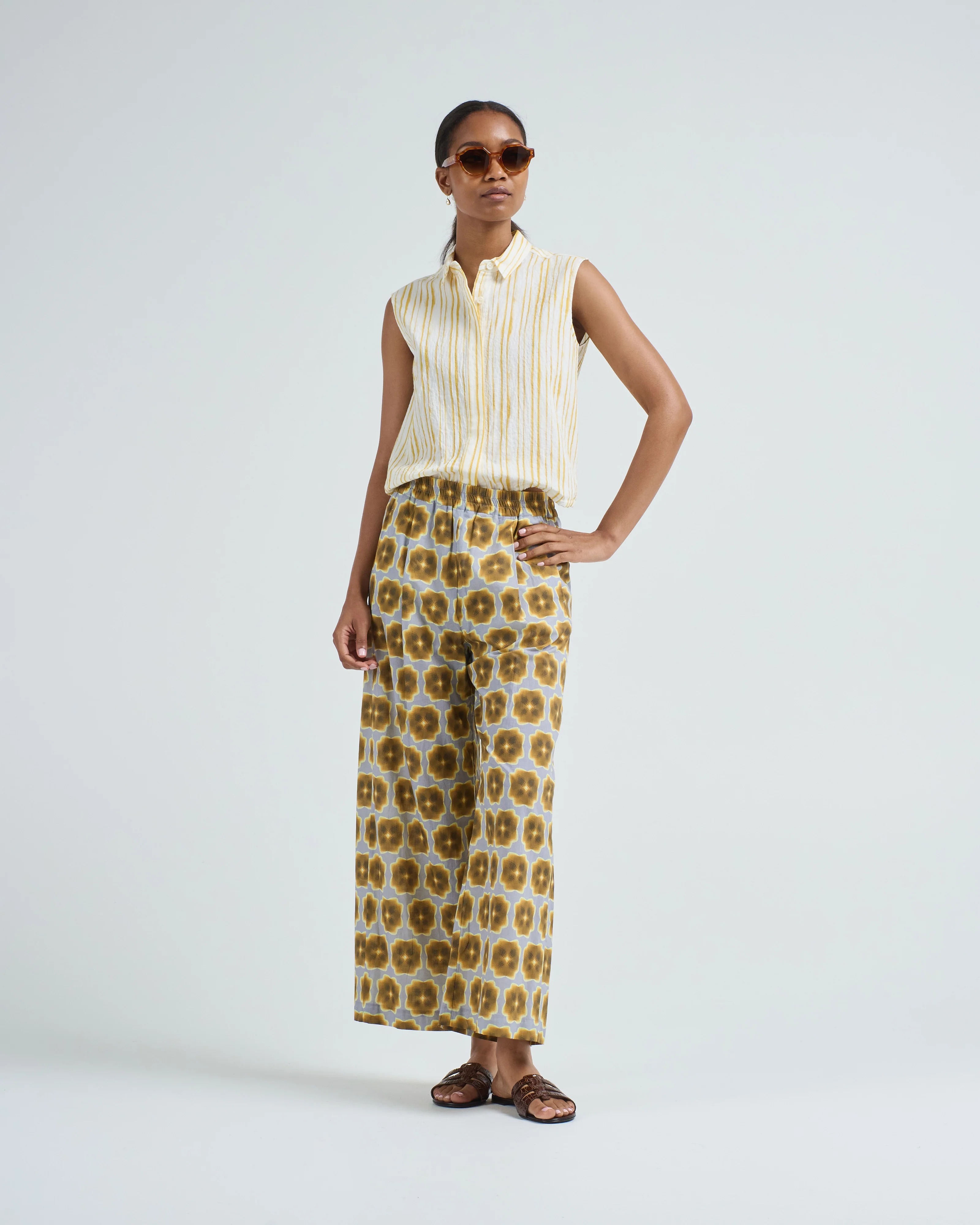 sleeveless collared shirt - Image 2