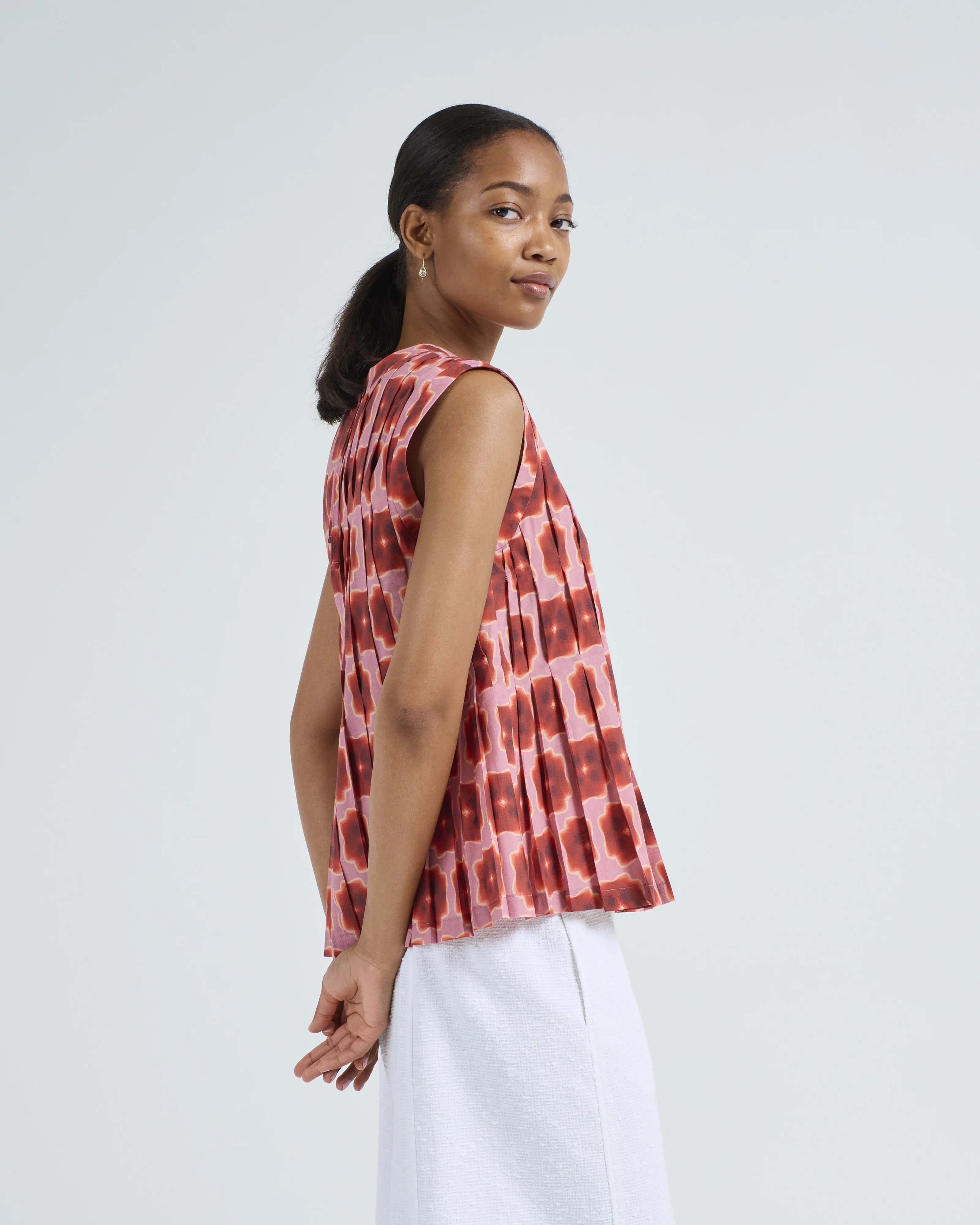 sleeveless shirt - Image 3
