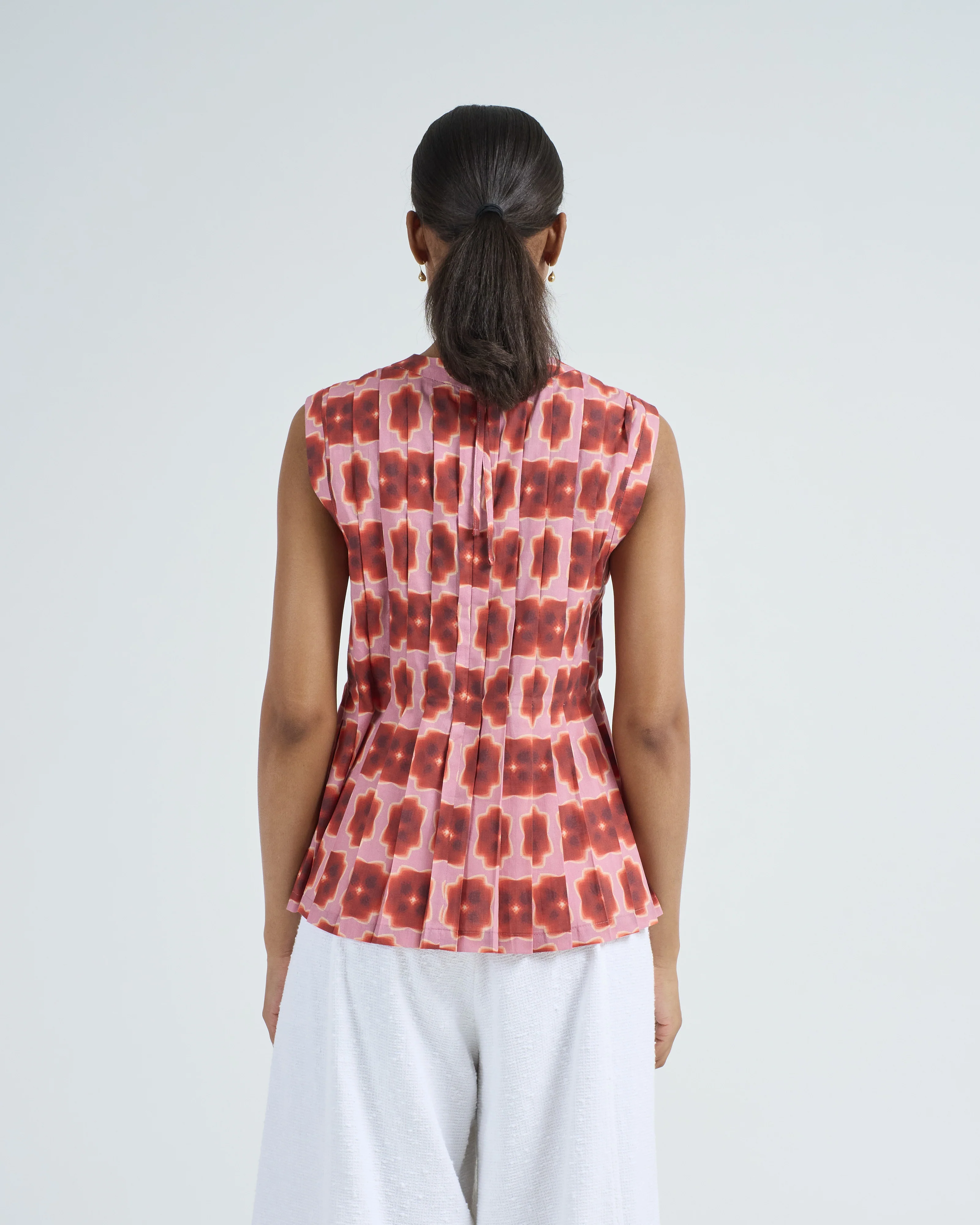 sleeveless shirt - Image 4