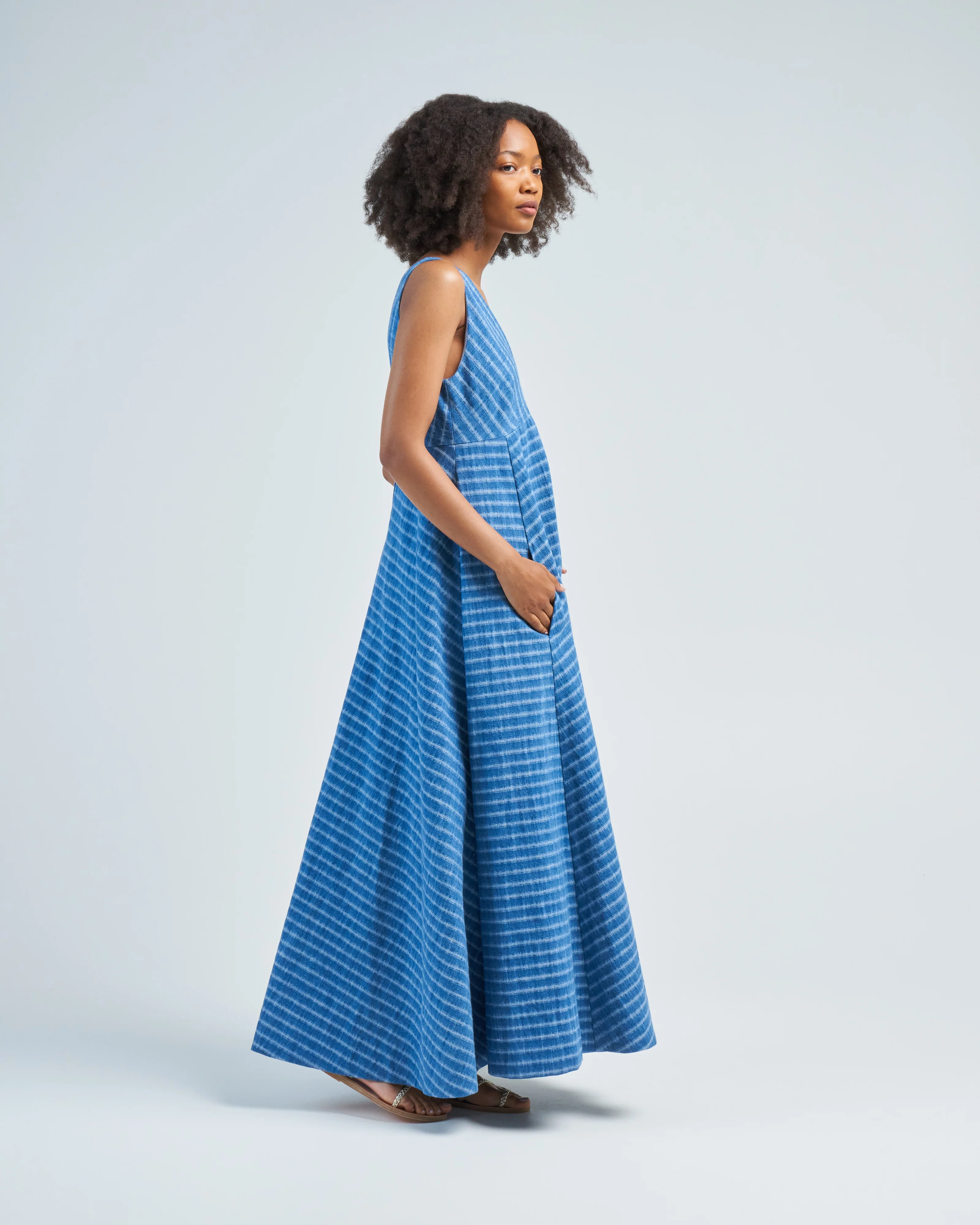 sleeveless vneck dress - Image 3