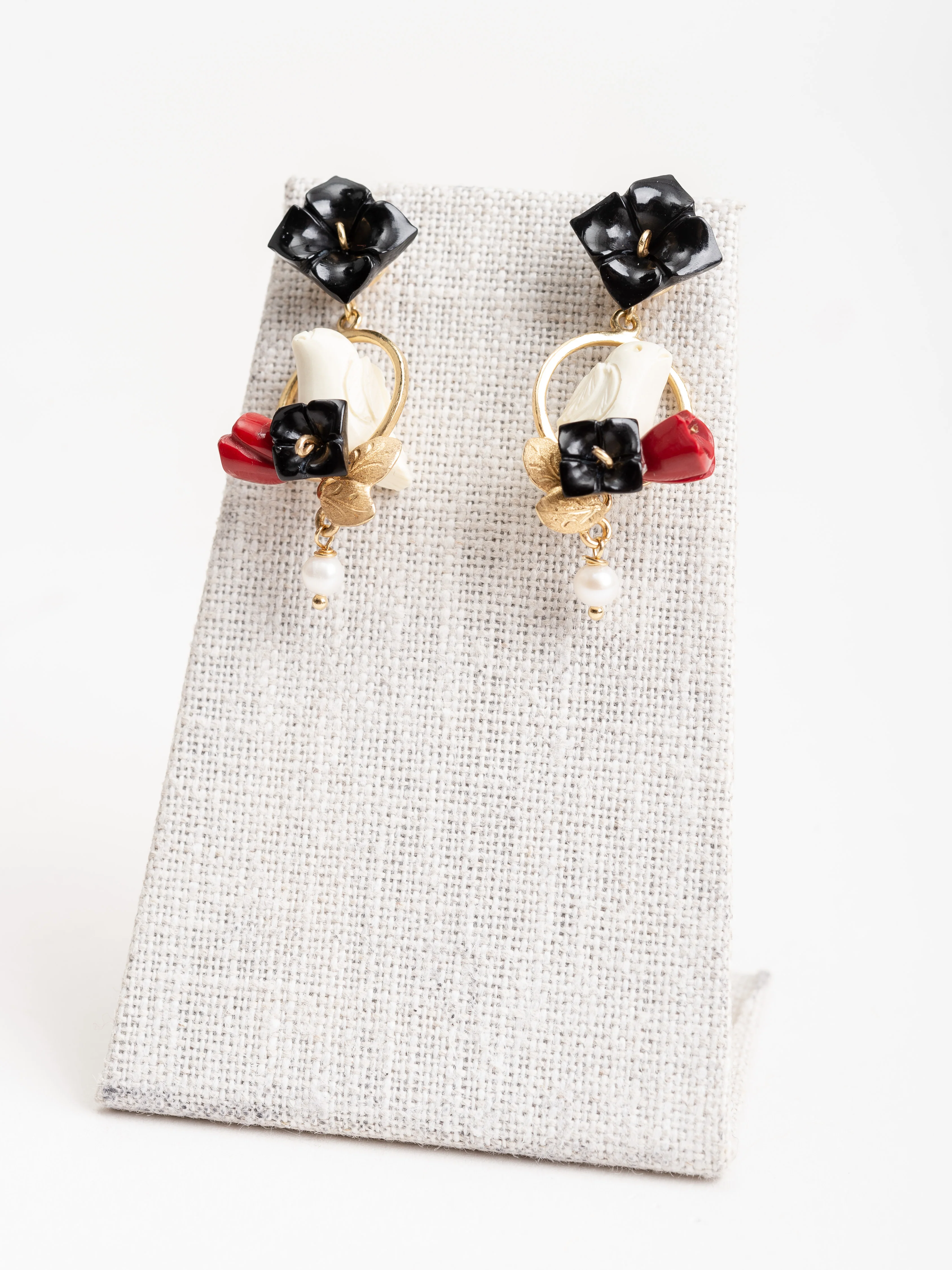 chick earrings - black/white - Image 4