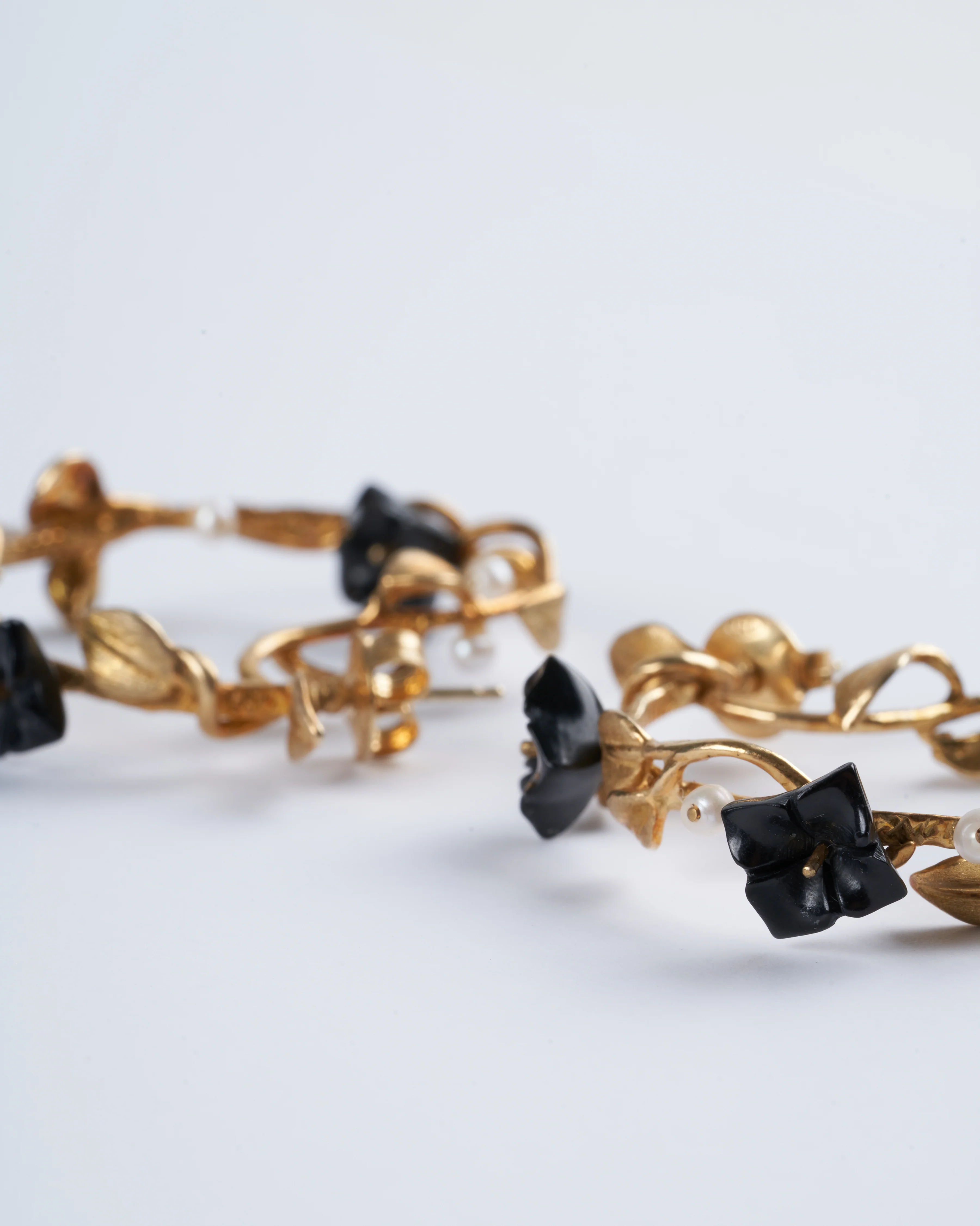 mini hoop earring - black - Image 3