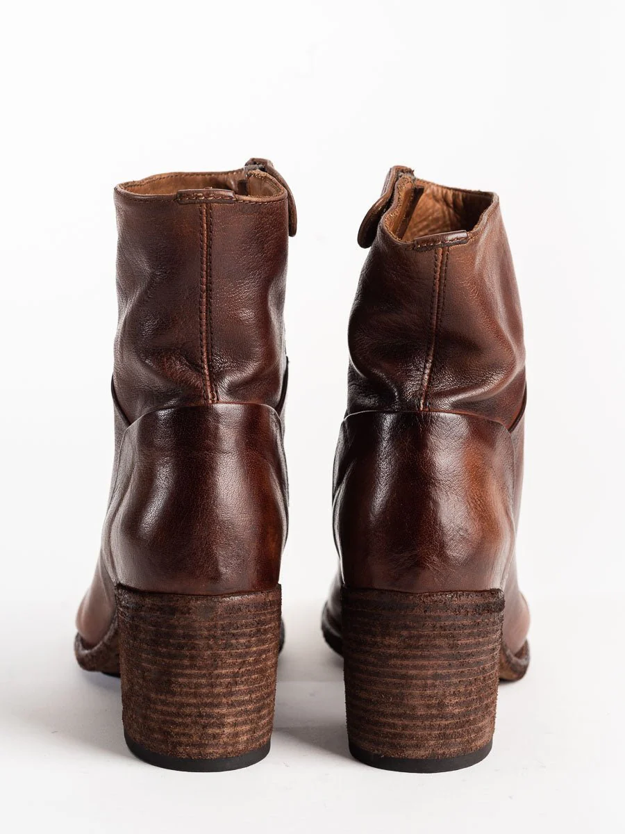 sarah boot - Image 4