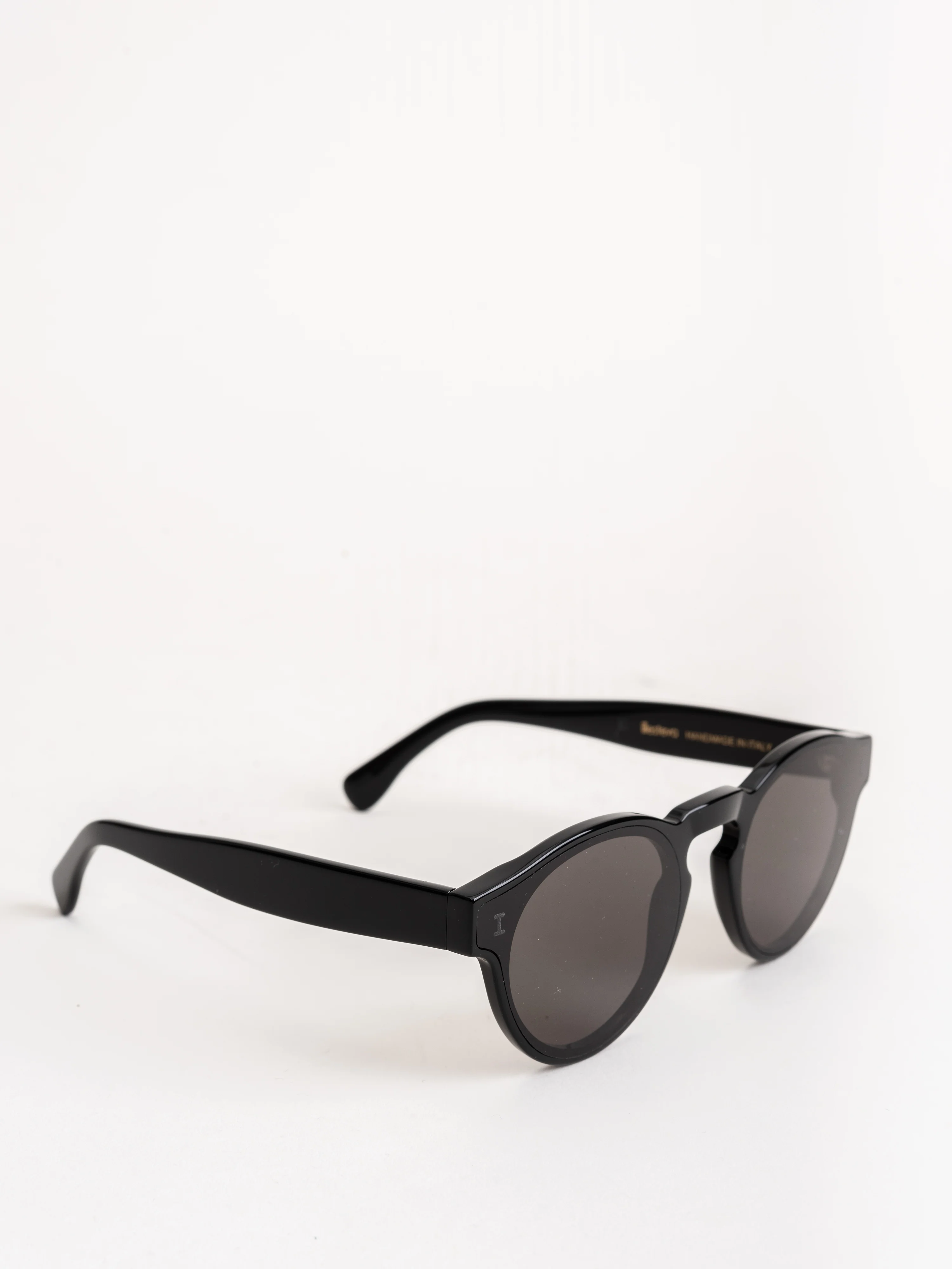 one point one sunglasses - black - Image 2