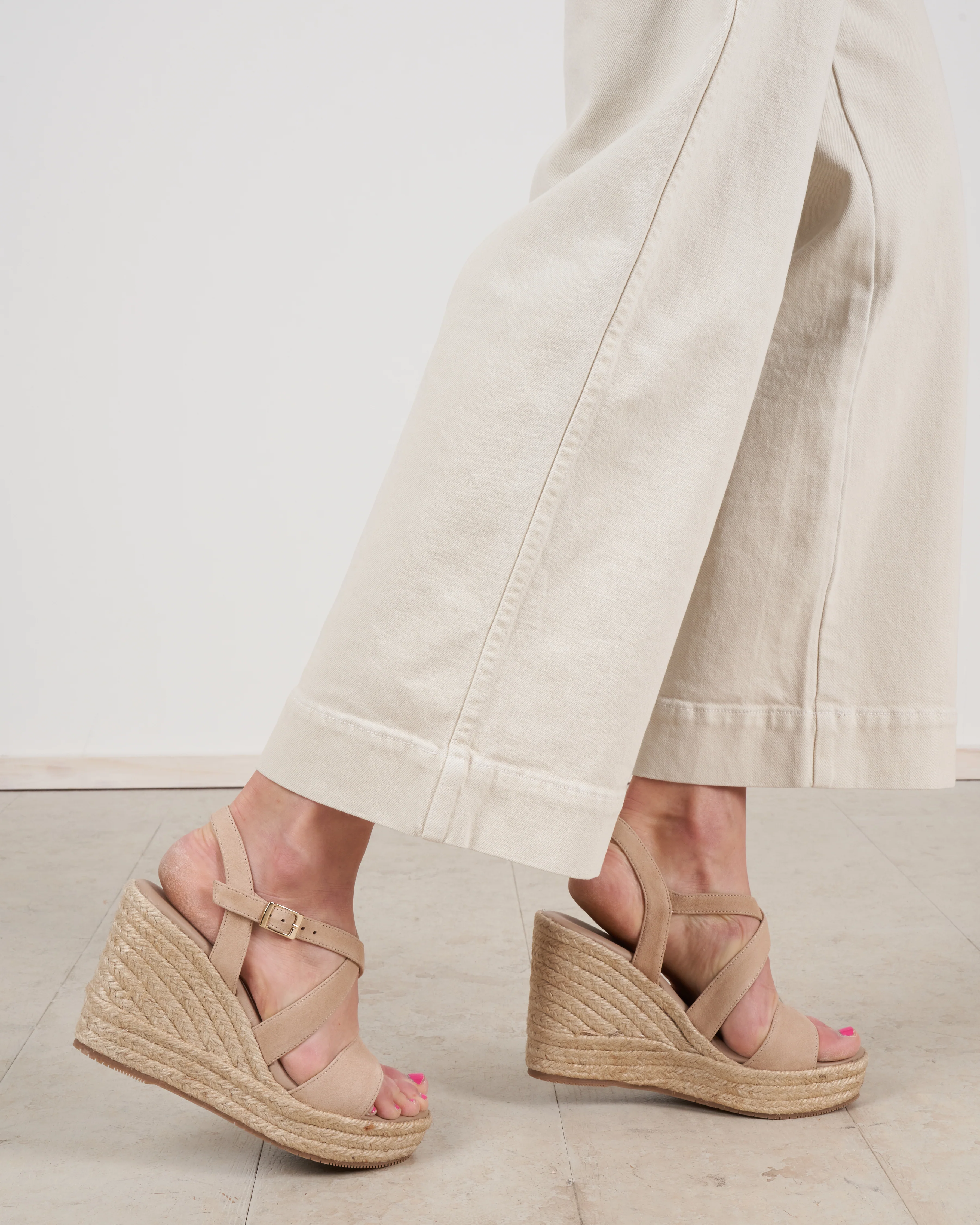 tessa suede wedge - nude
