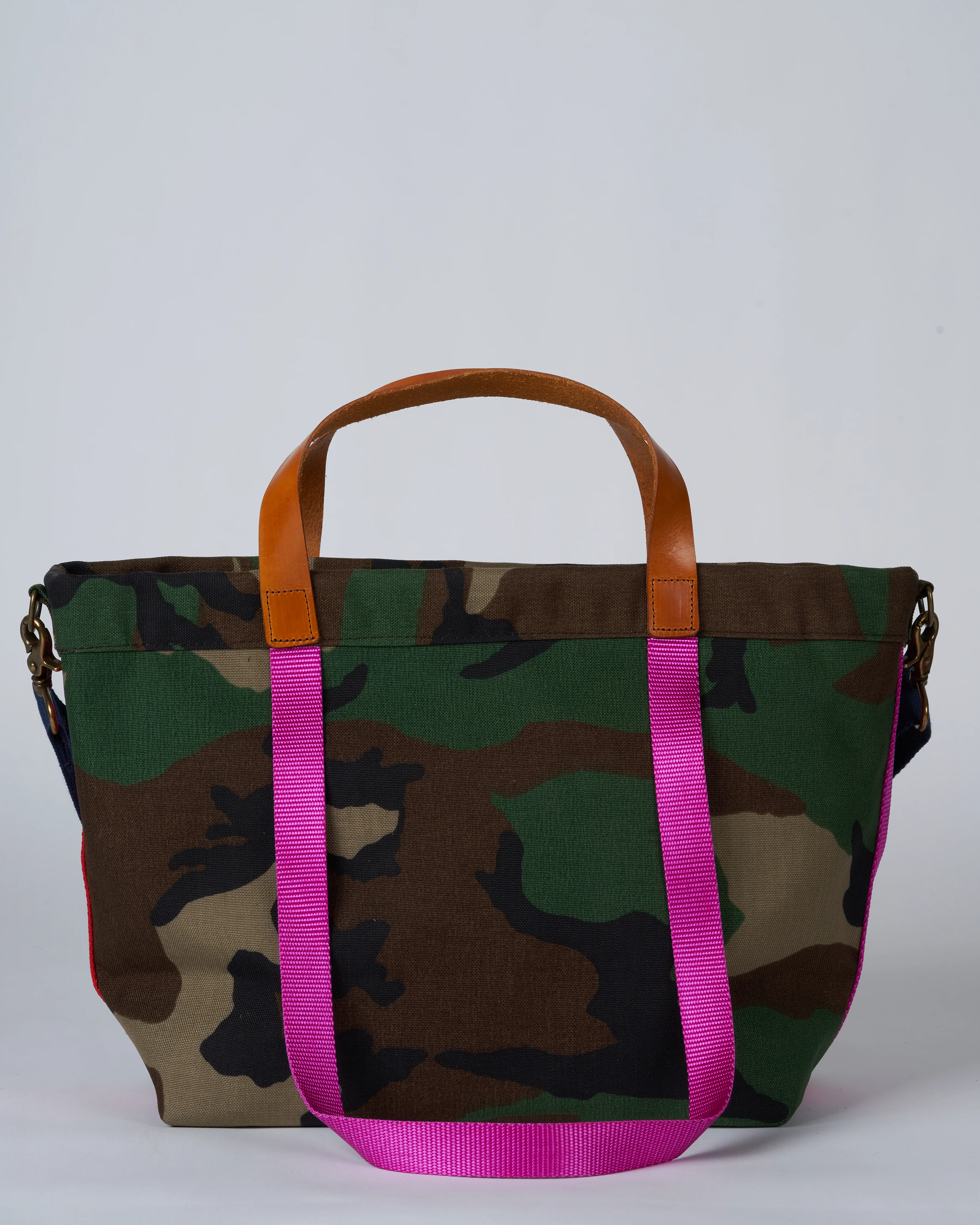 lil easy nylon bag - camo with pink web straps - Image 2