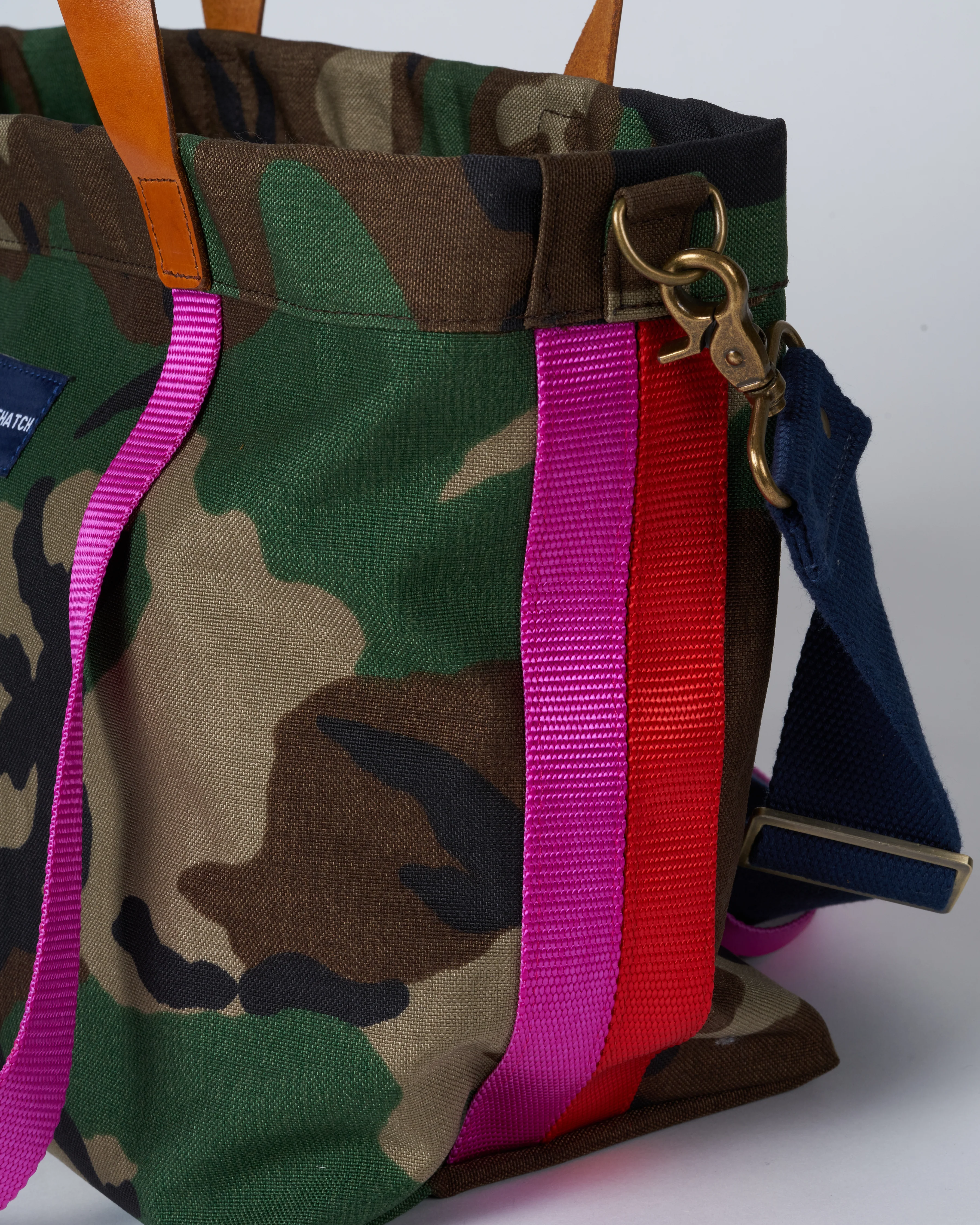lil easy nylon bag - camo with pink web straps - Image 4