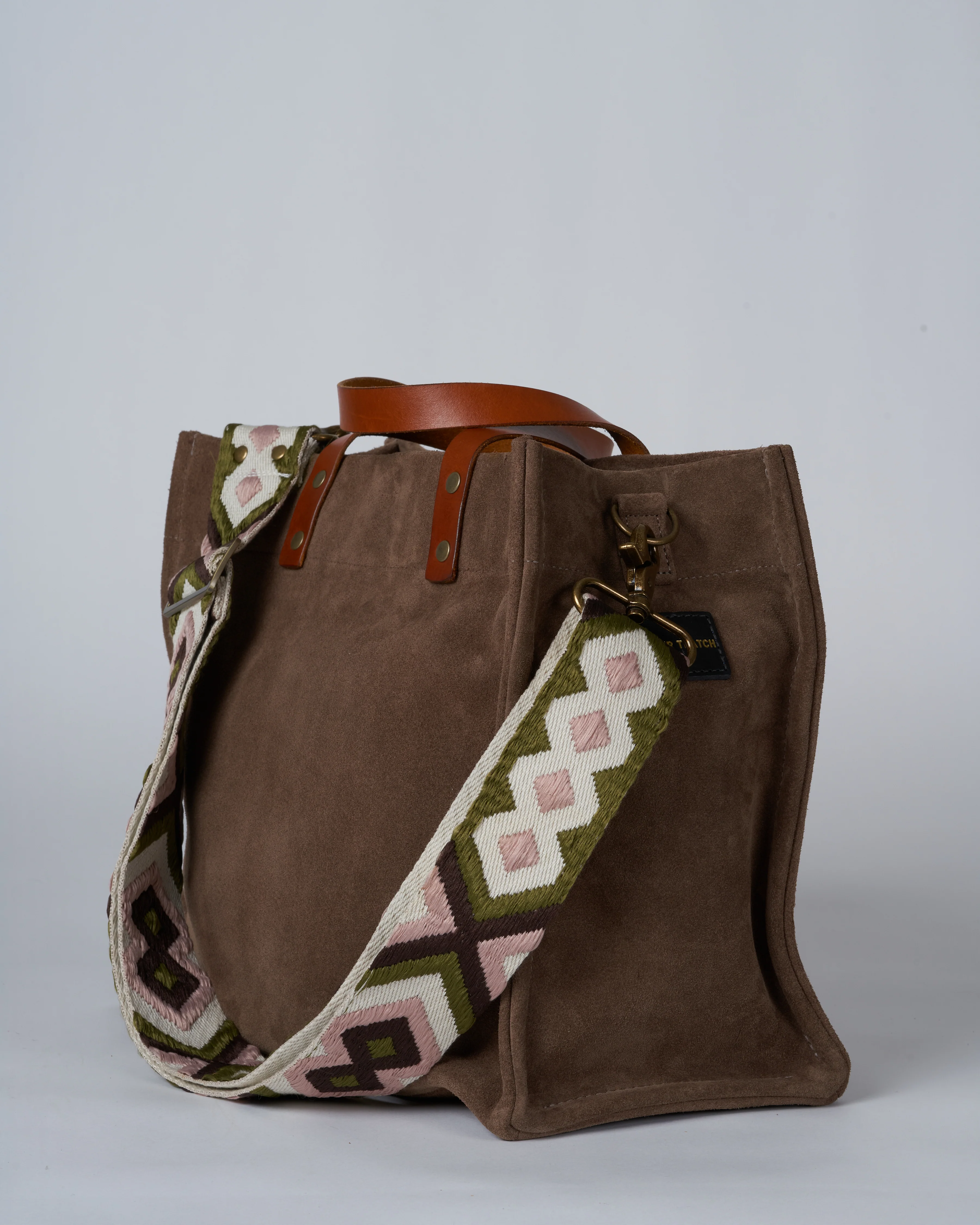 suede medium mimi - taupe with canyon point berry strap - Image 3