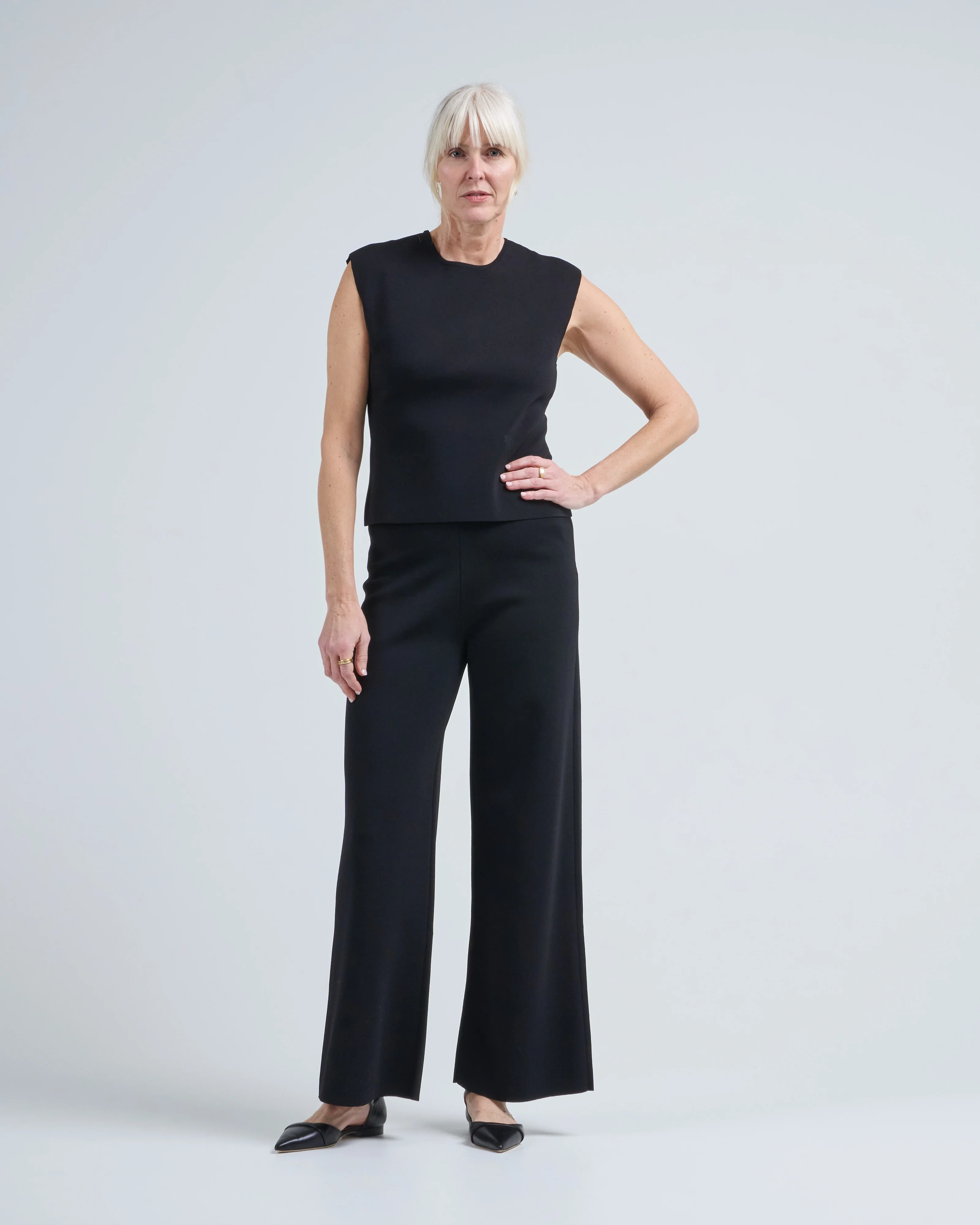 roma knit sleeveless sweater - Image 2