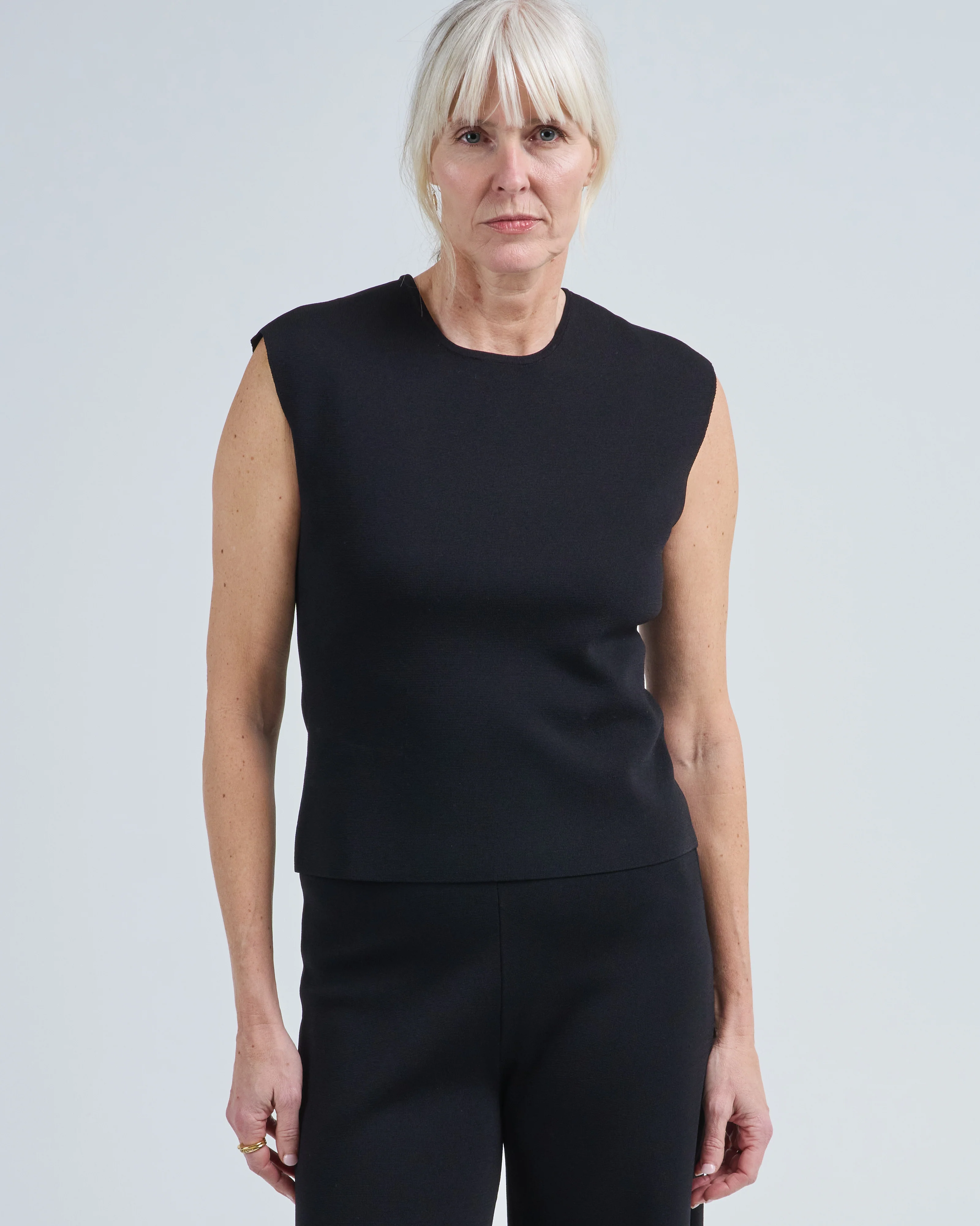roma knit sleeveless sweater - Image 3