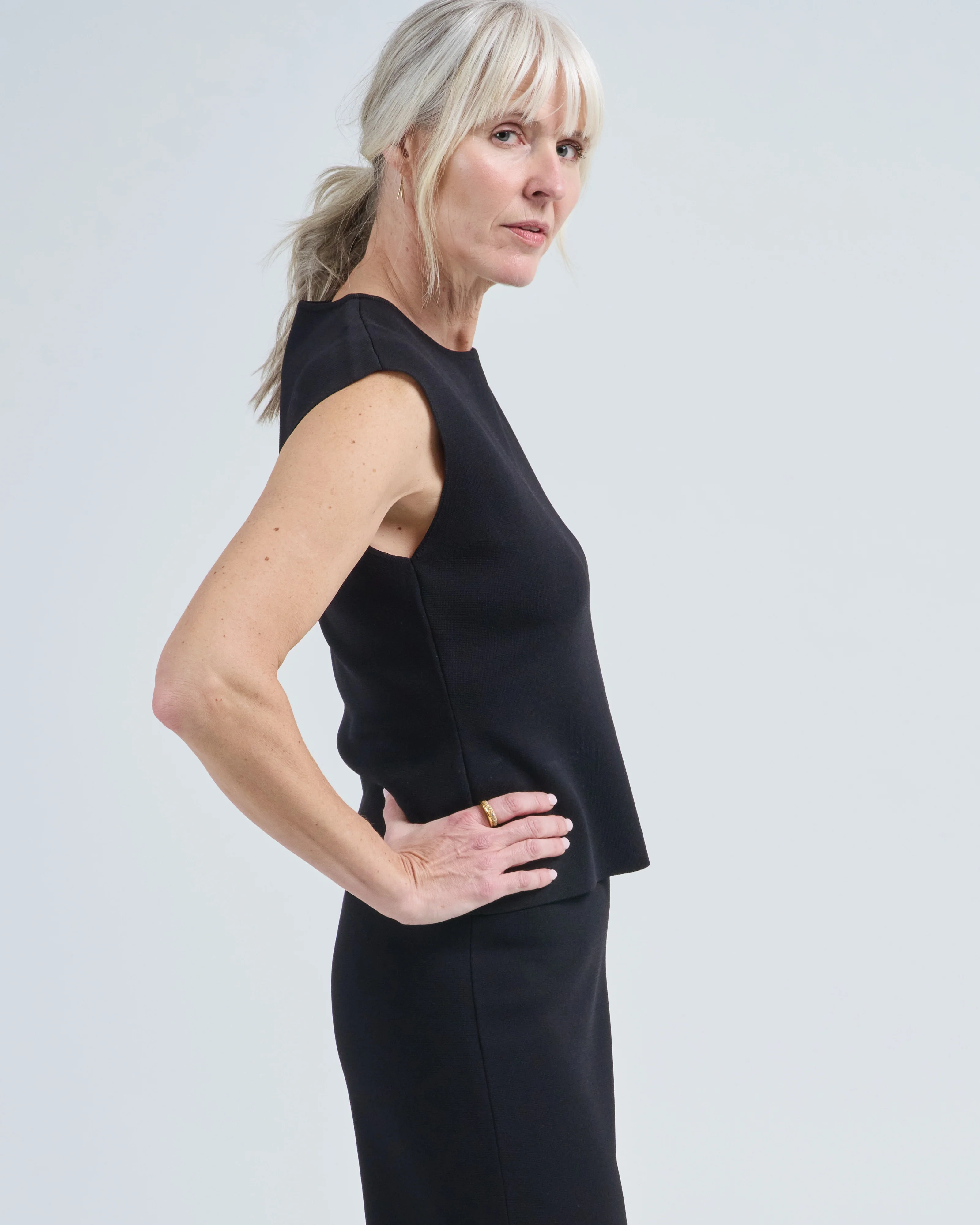 roma knit sleeveless sweater - Image 4