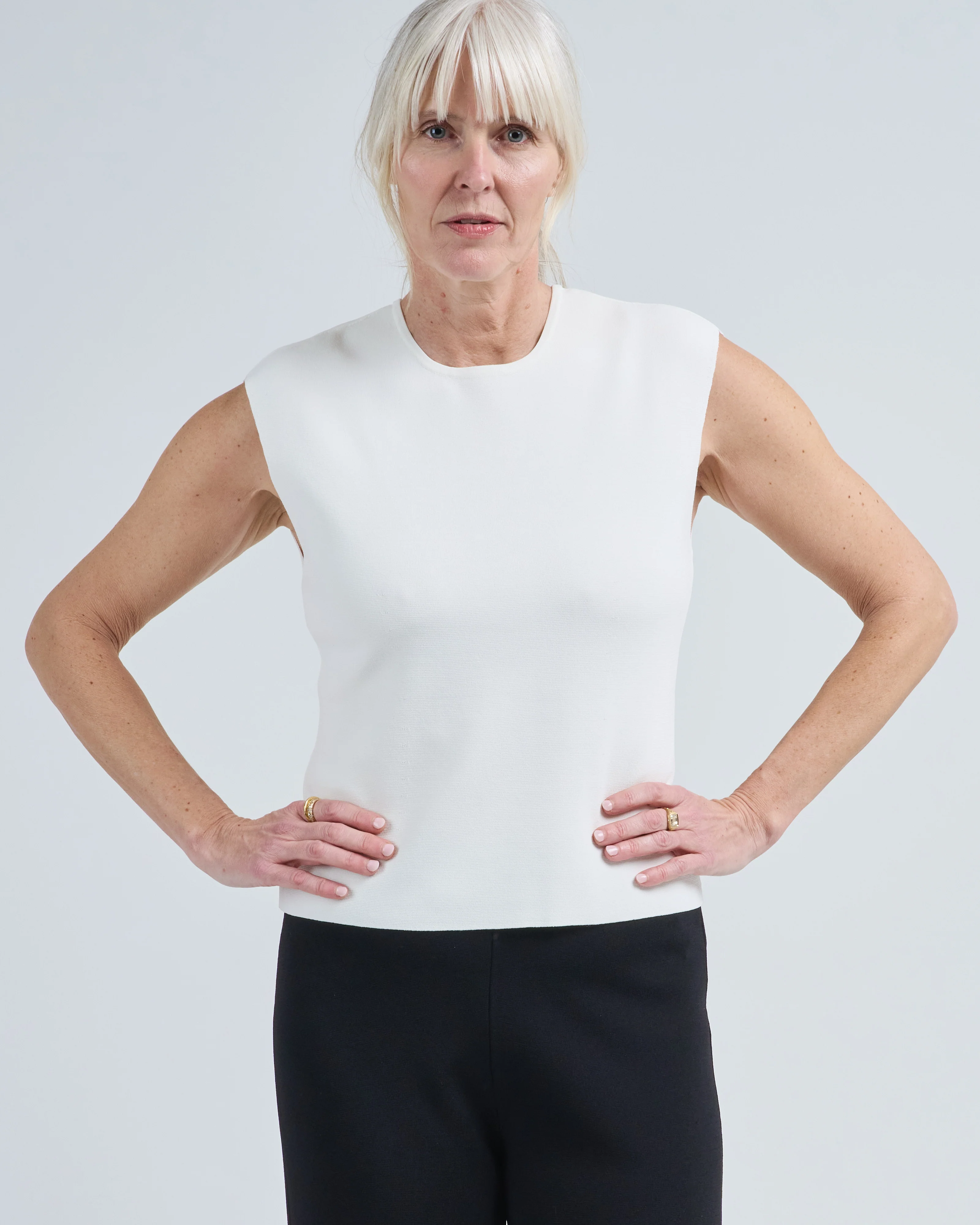 roma knit sleeveless sweater - Image 3
