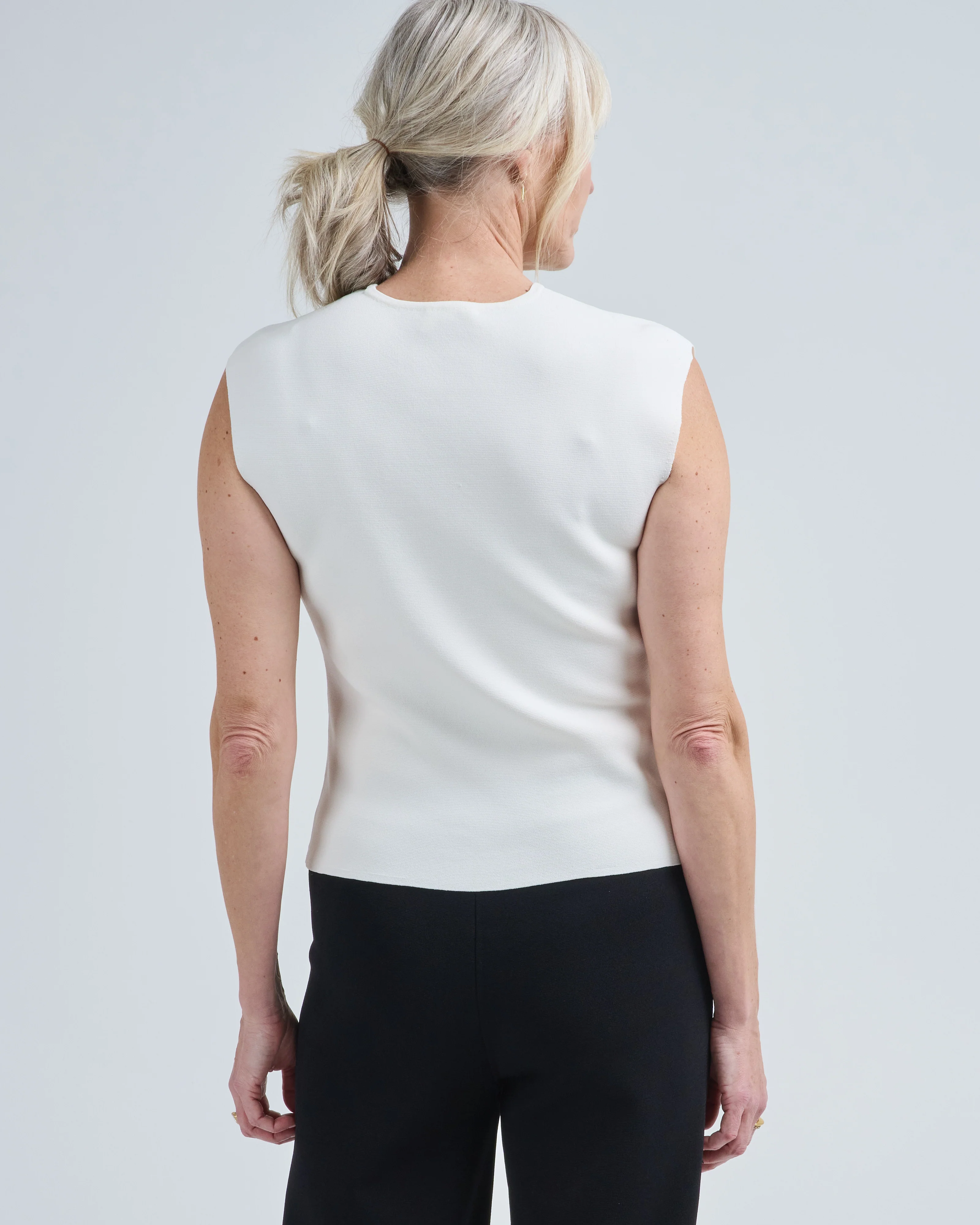 roma knit sleeveless sweater - Image 4