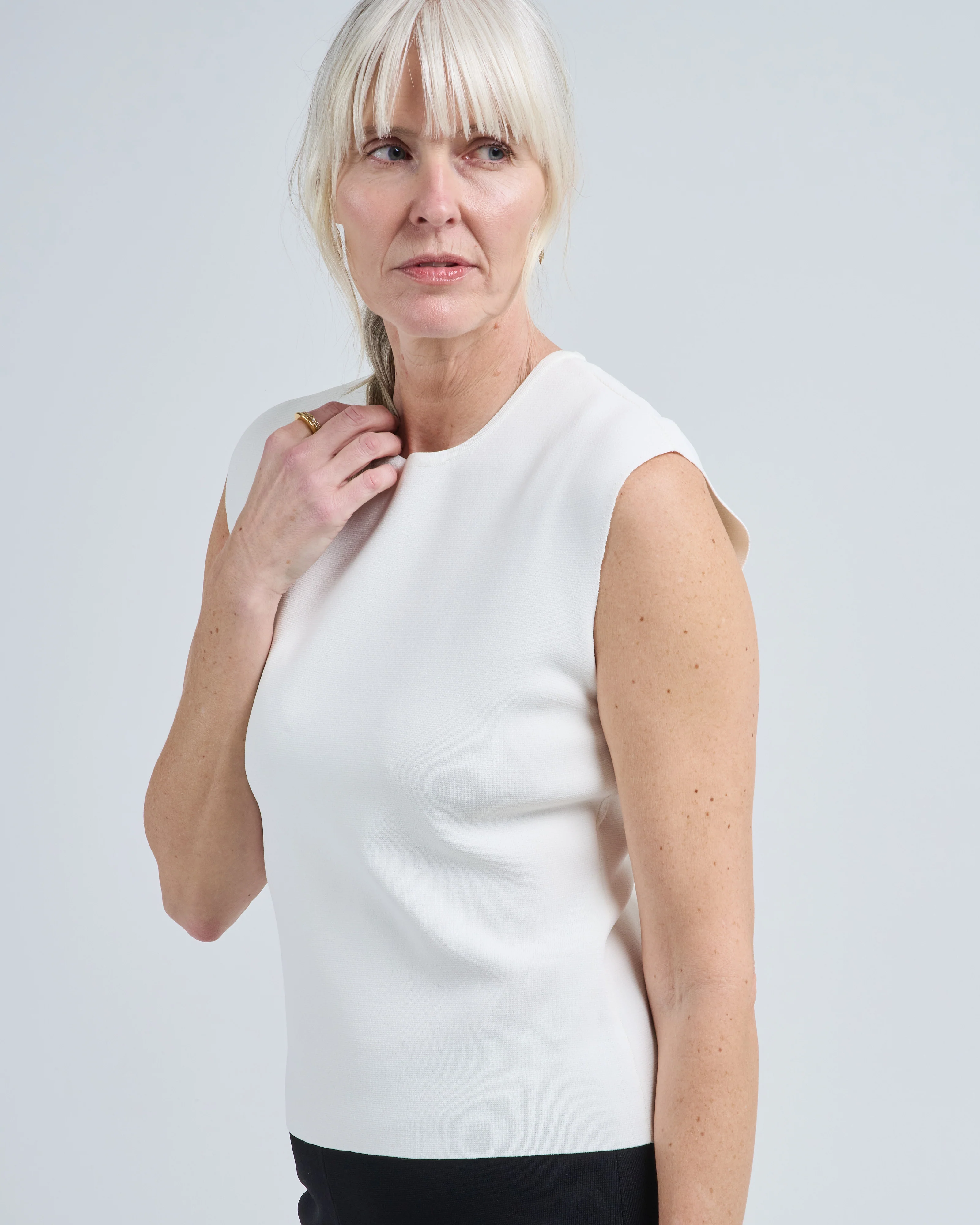 roma knit sleeveless sweater - Image 5