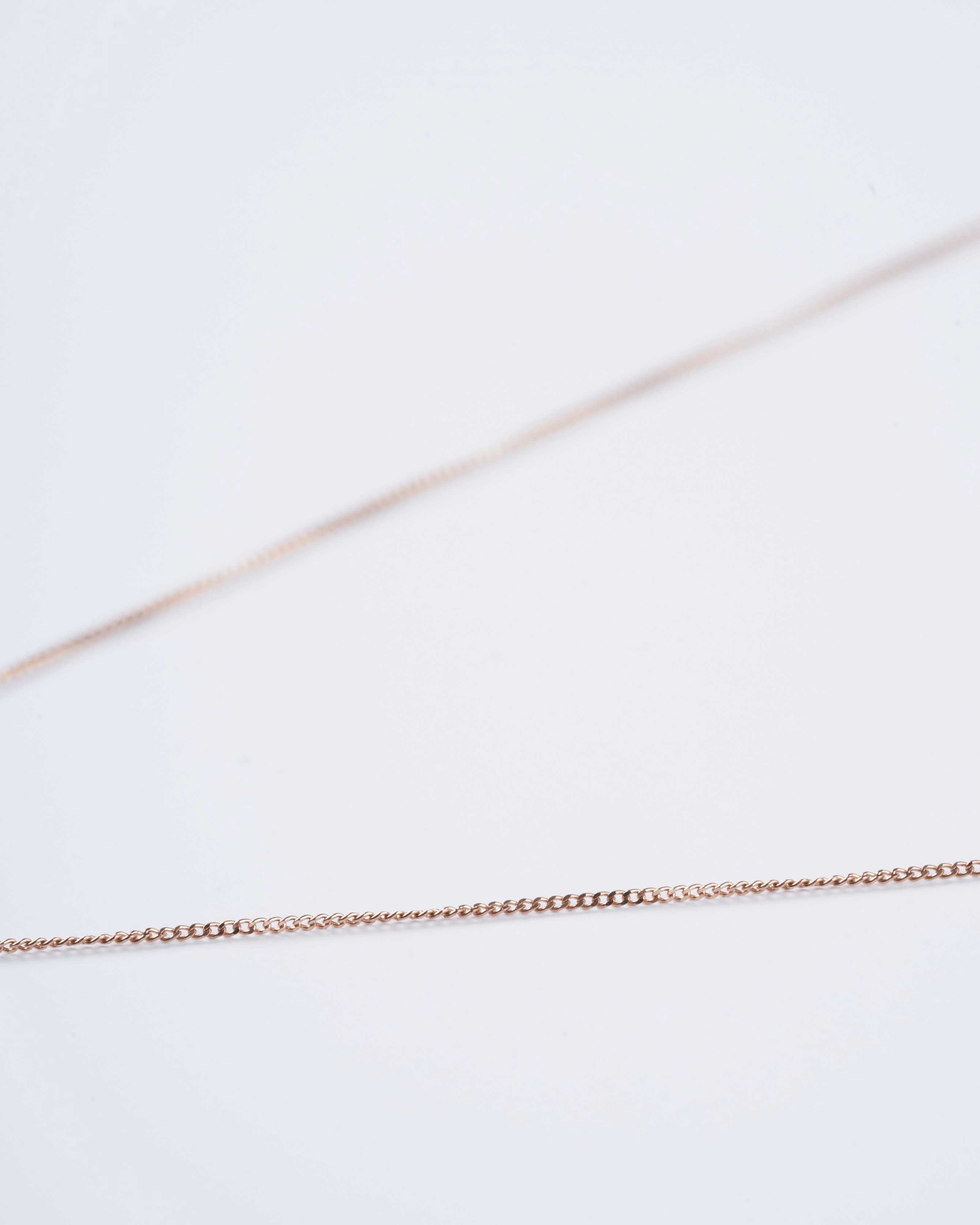 l’amour garnet necklace- gold - Image 3
