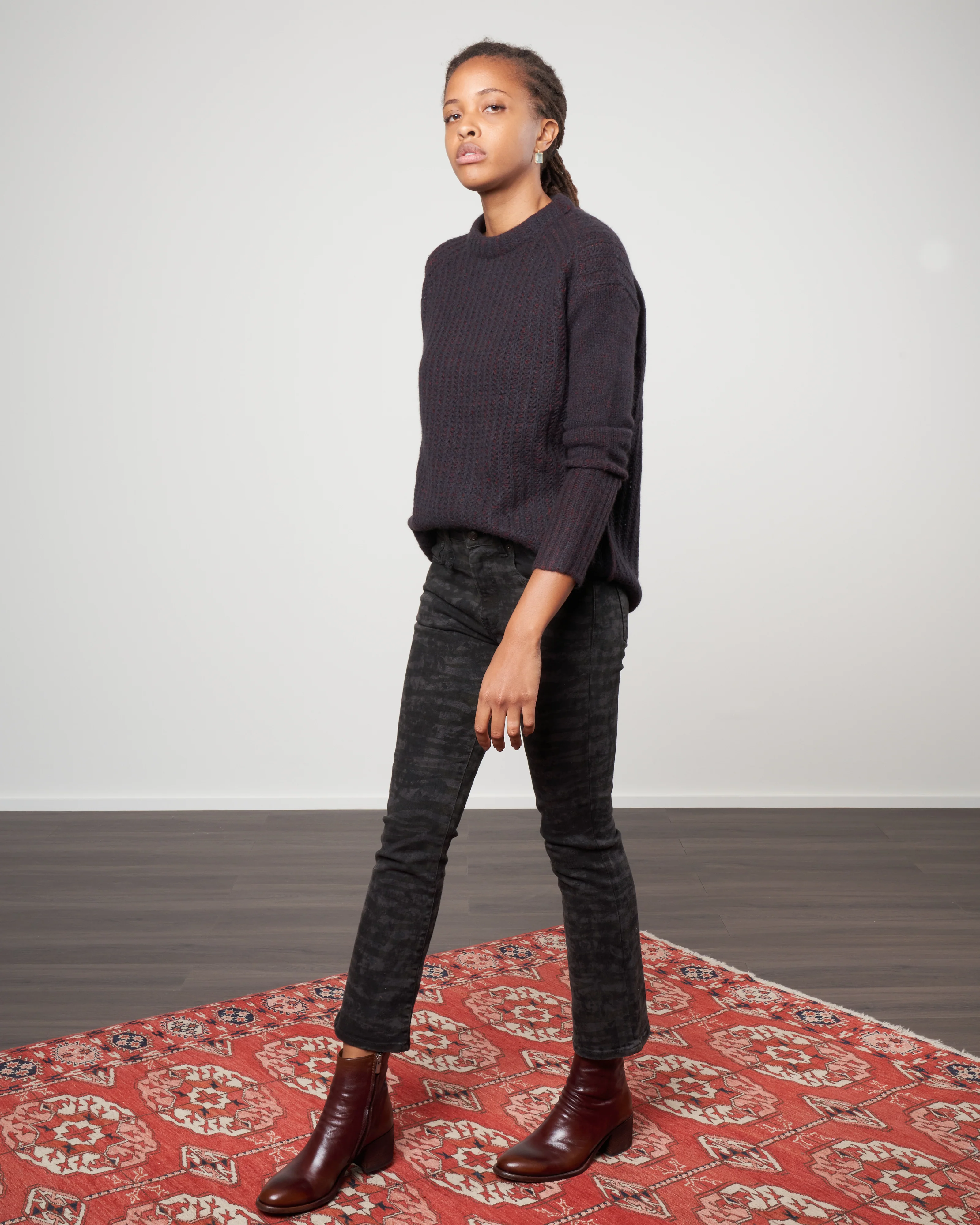 double dreamy cashmere crew - shiraz/black - Image 2