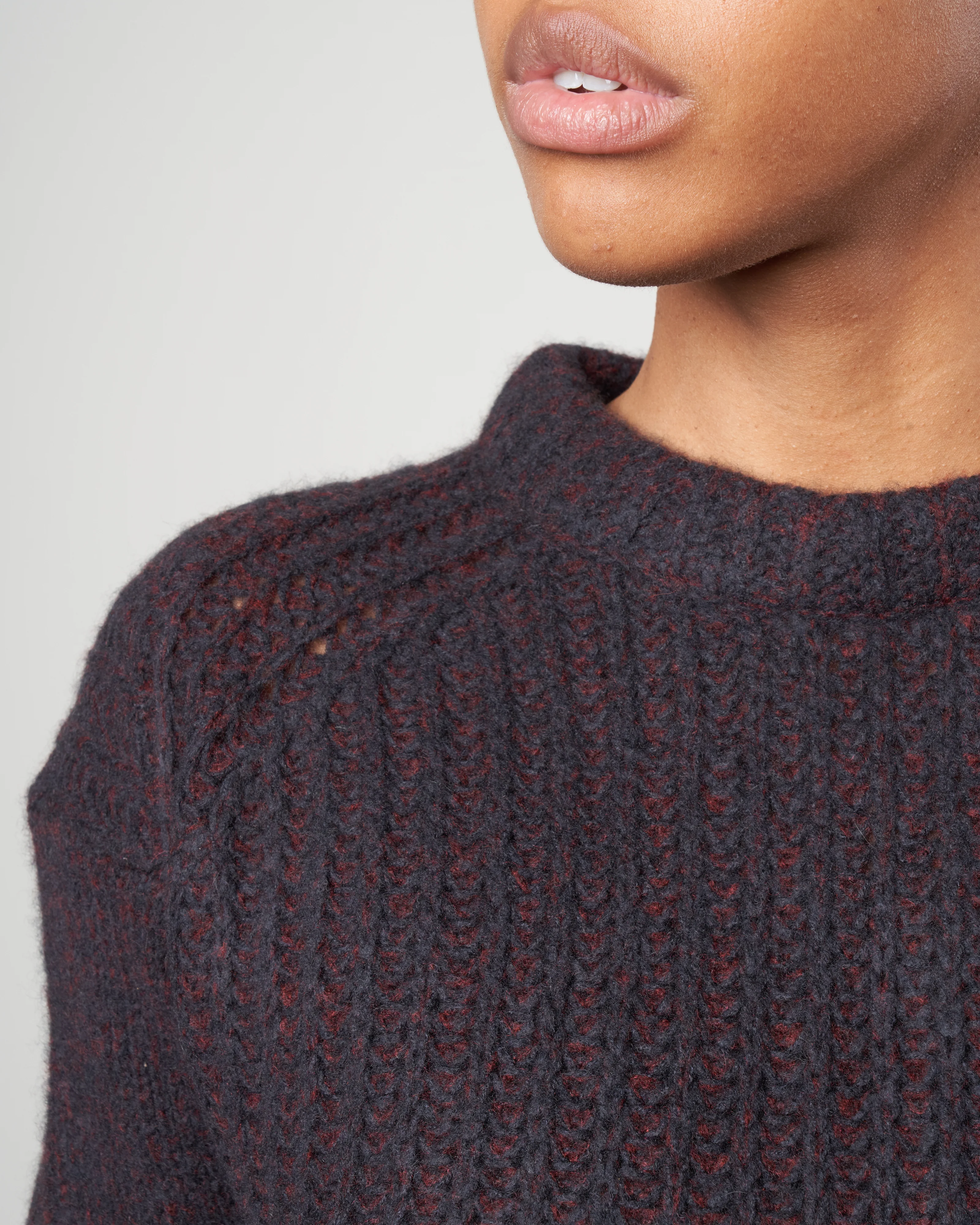 double dreamy cashmere crew - shiraz/black - Image 5