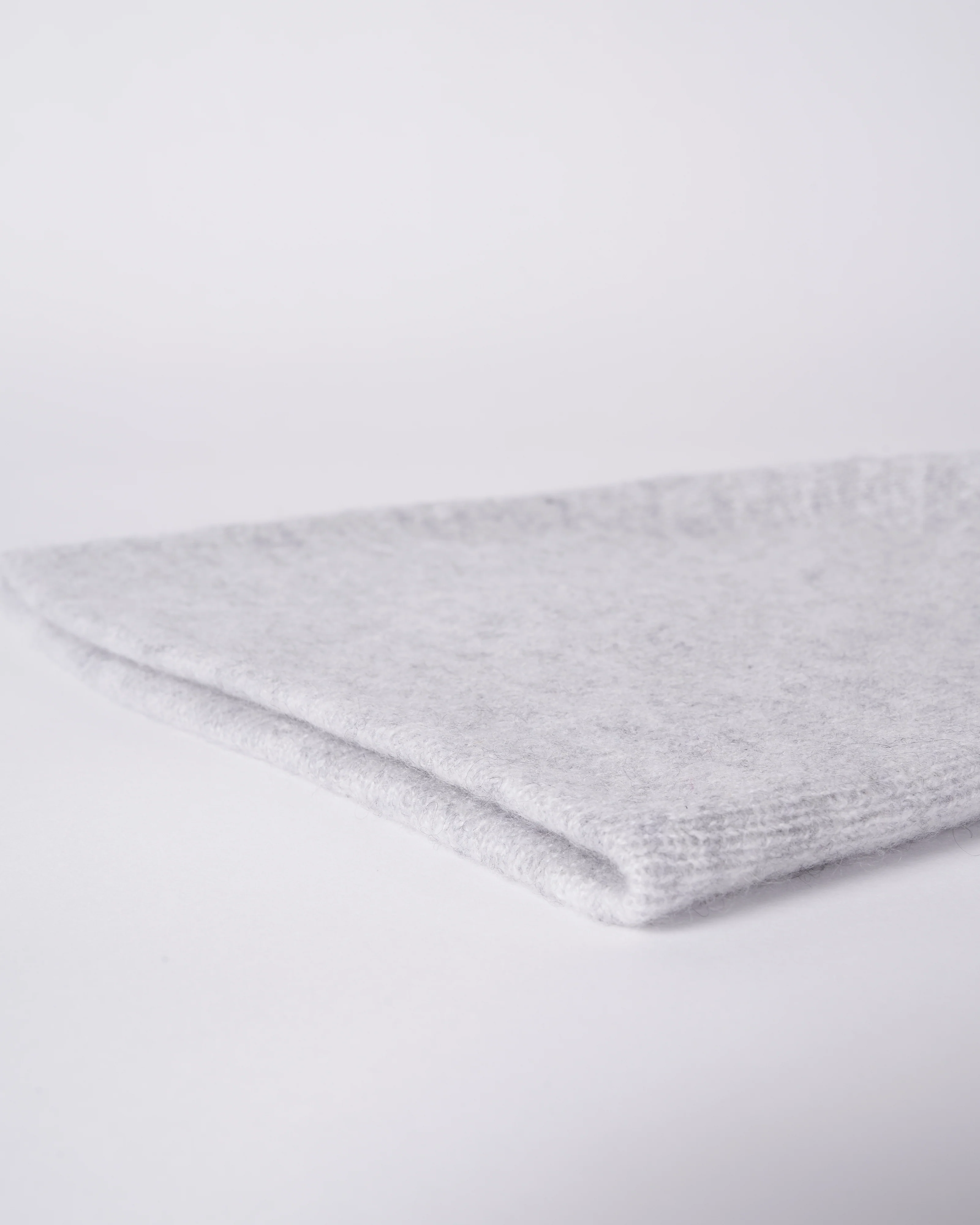 premium cashmere slouchy beanie - light heather grey - Image 2
