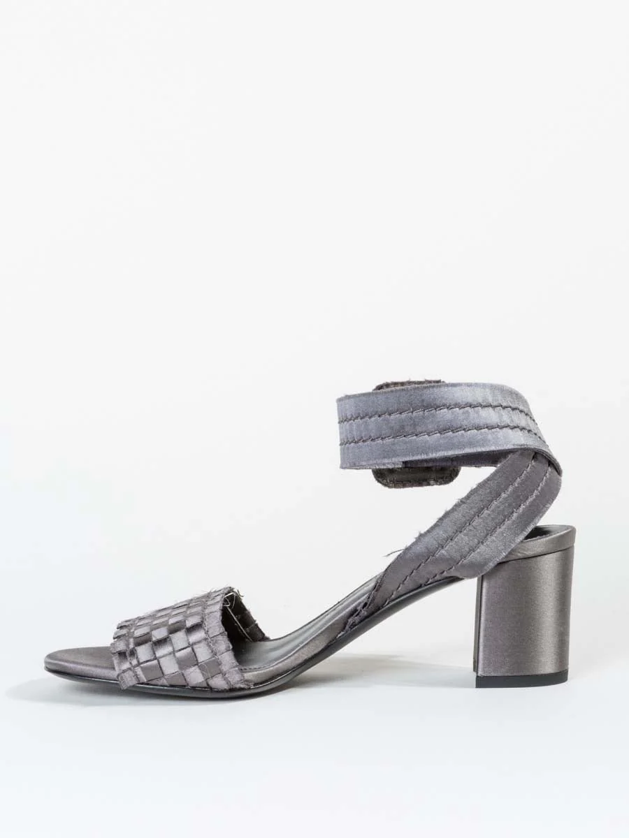 xari - fox satin - Image 2