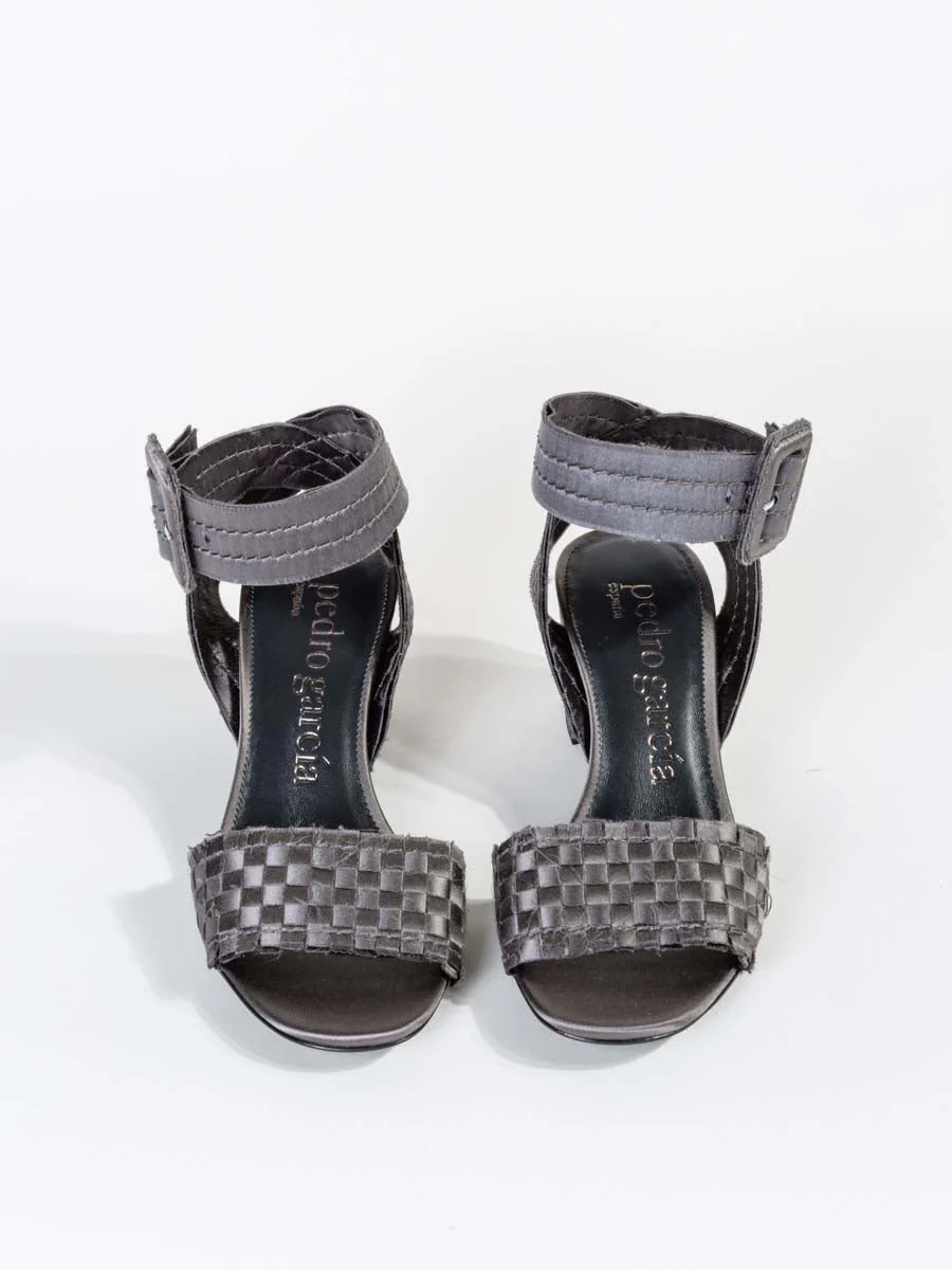 xari - fox satin - Image 3