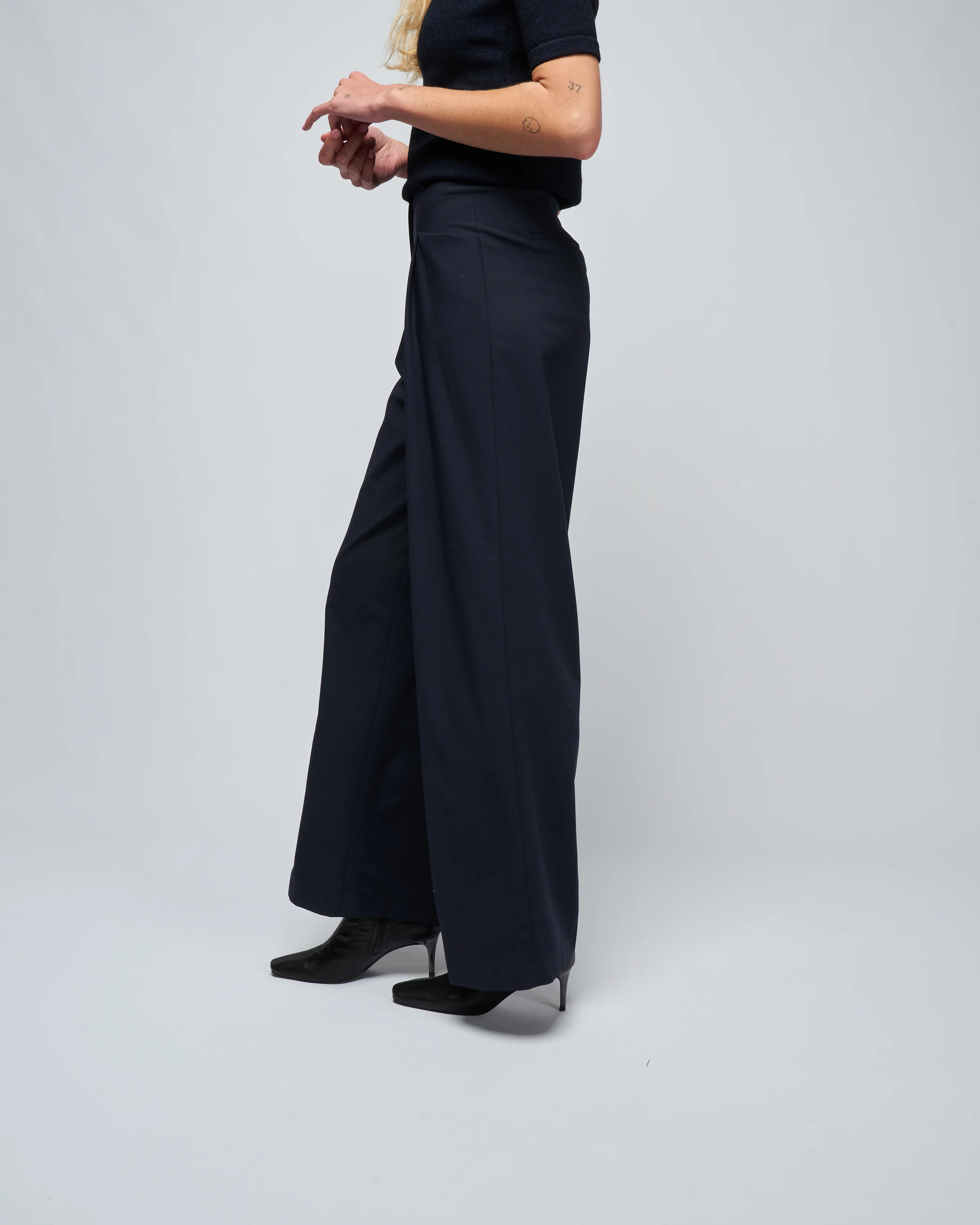 woman pant with darts - navy blue - Image 3