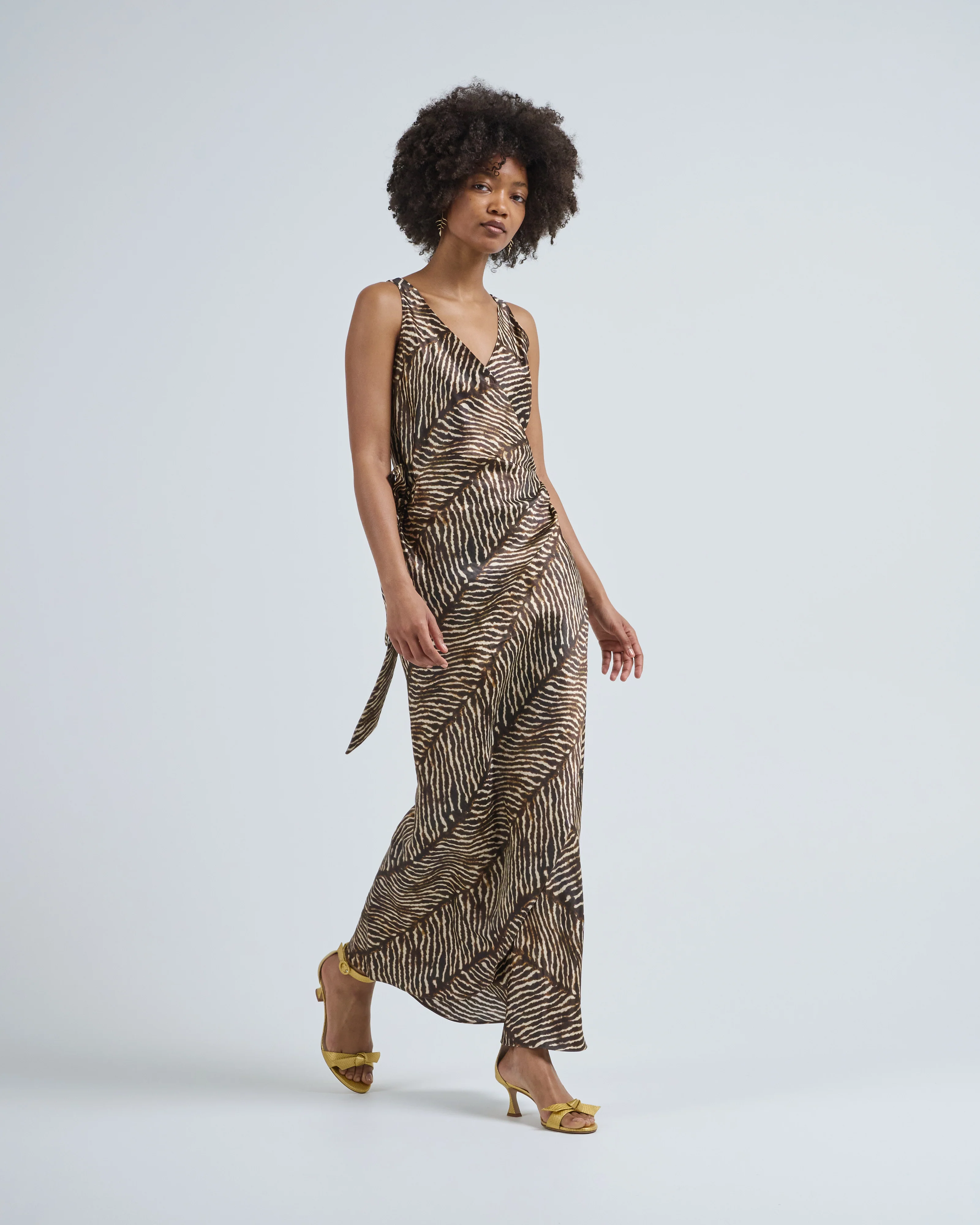 adventure dress - Image 2