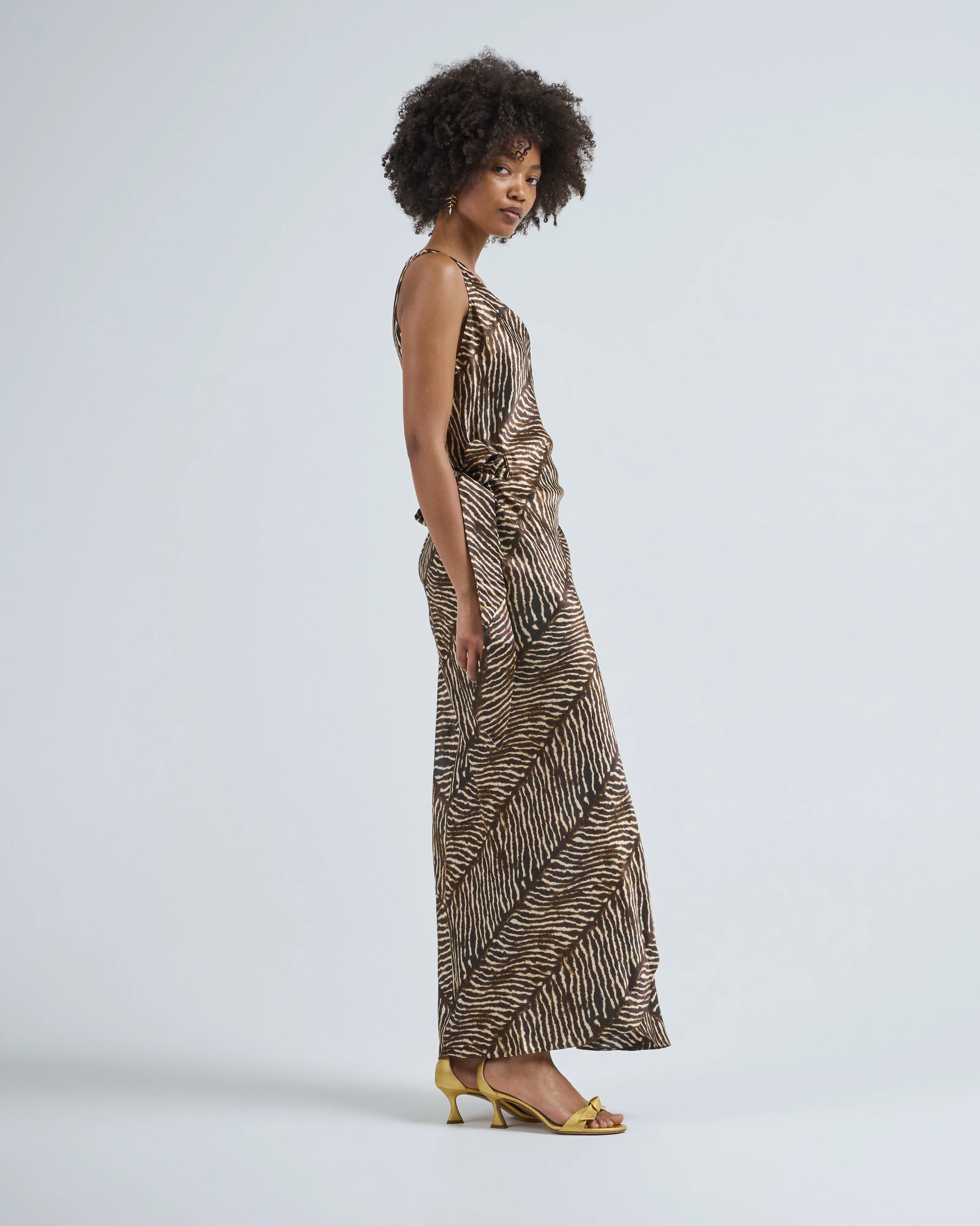 adventure dress - Image 3