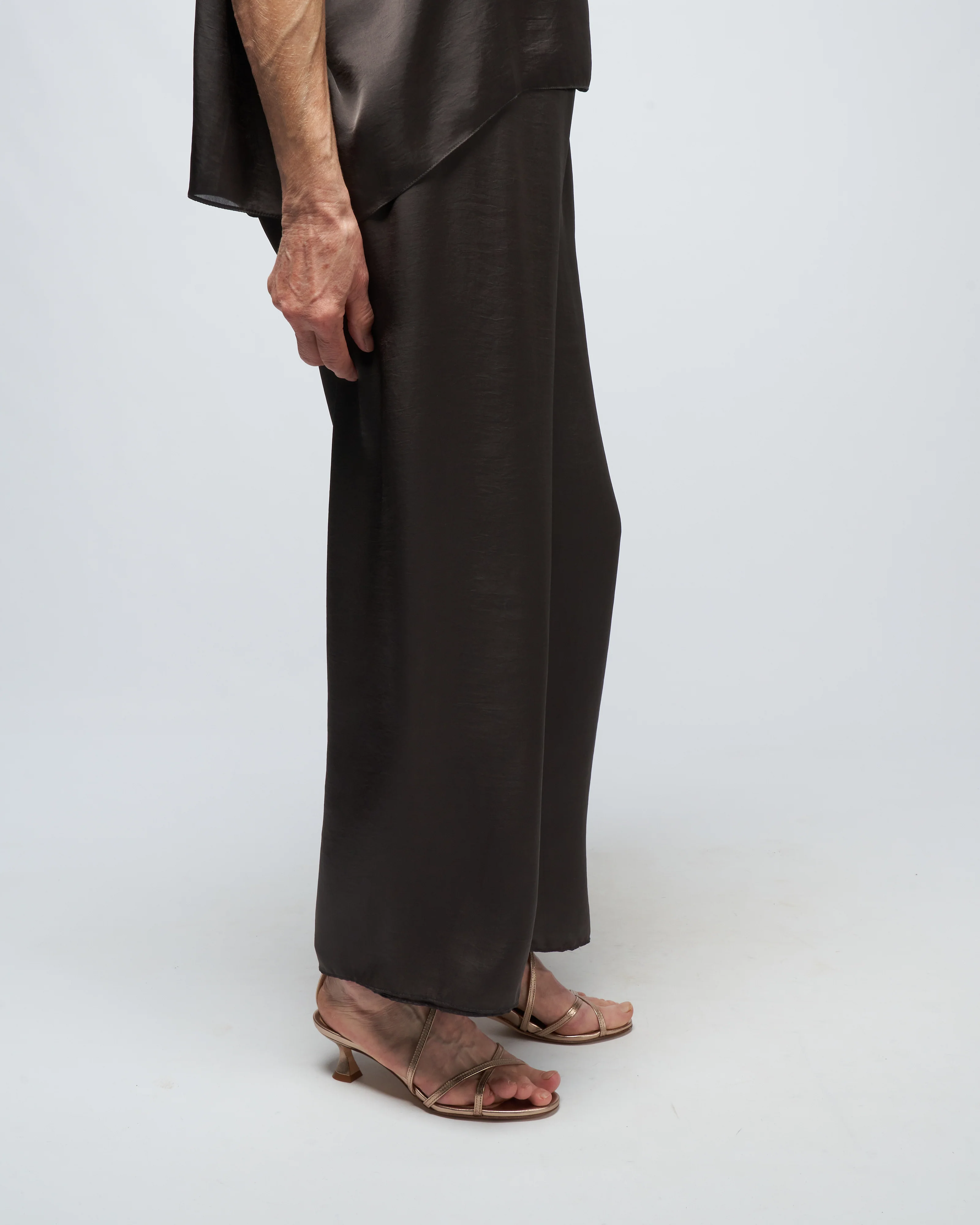 cropped pull on pant - loam - Image 3