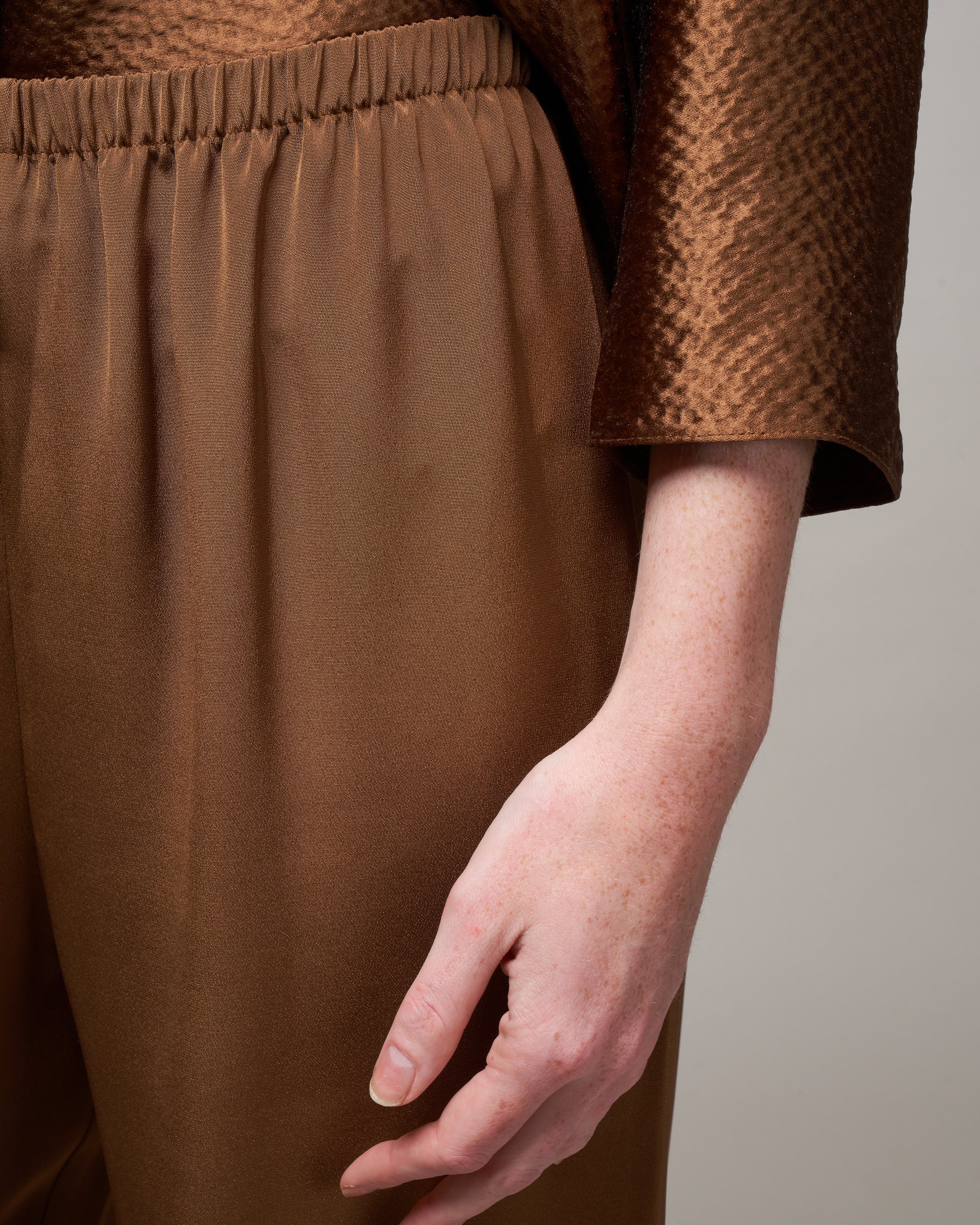 croppped pull-on - clove - Image 5