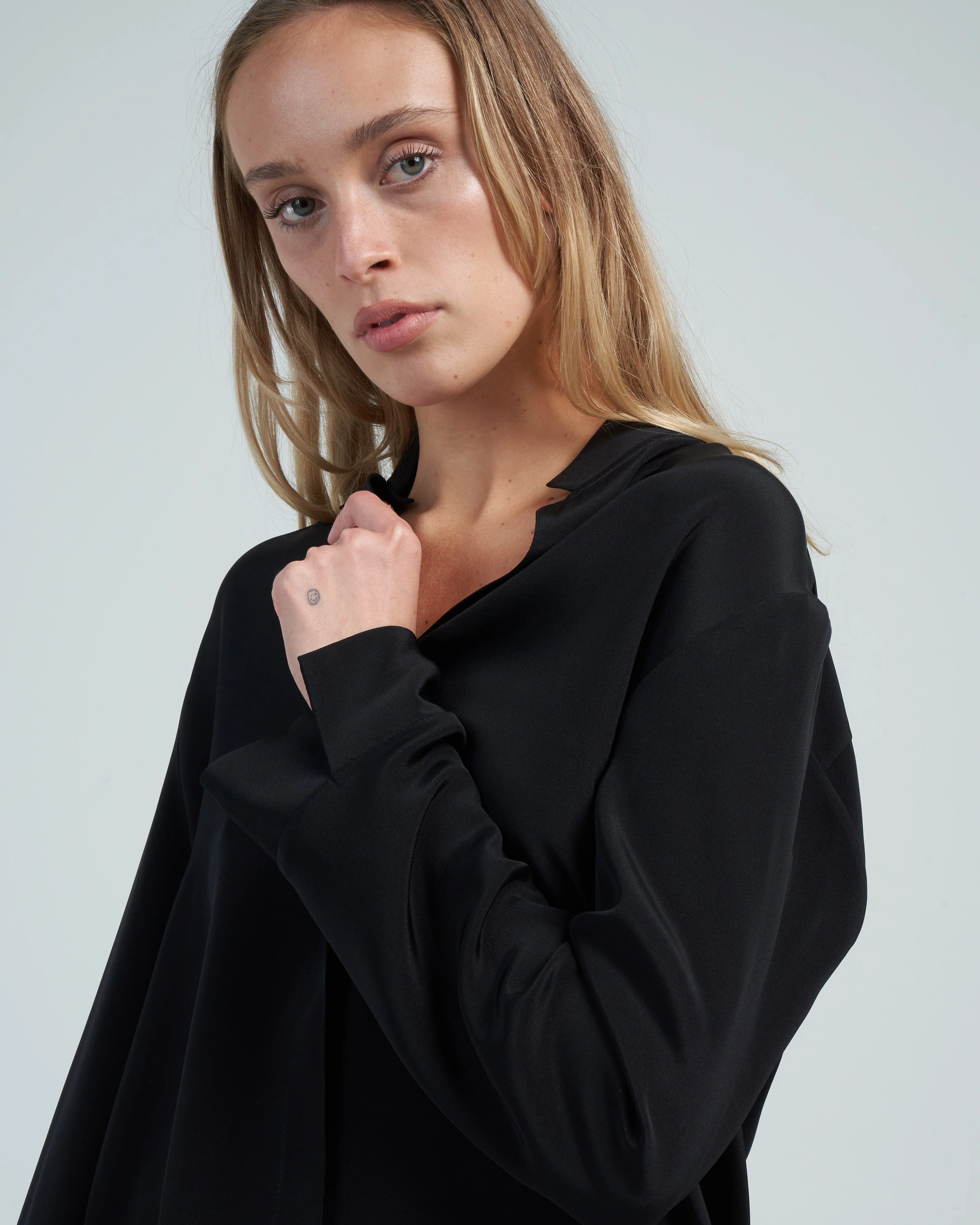 cuff blouse - black - Image 5