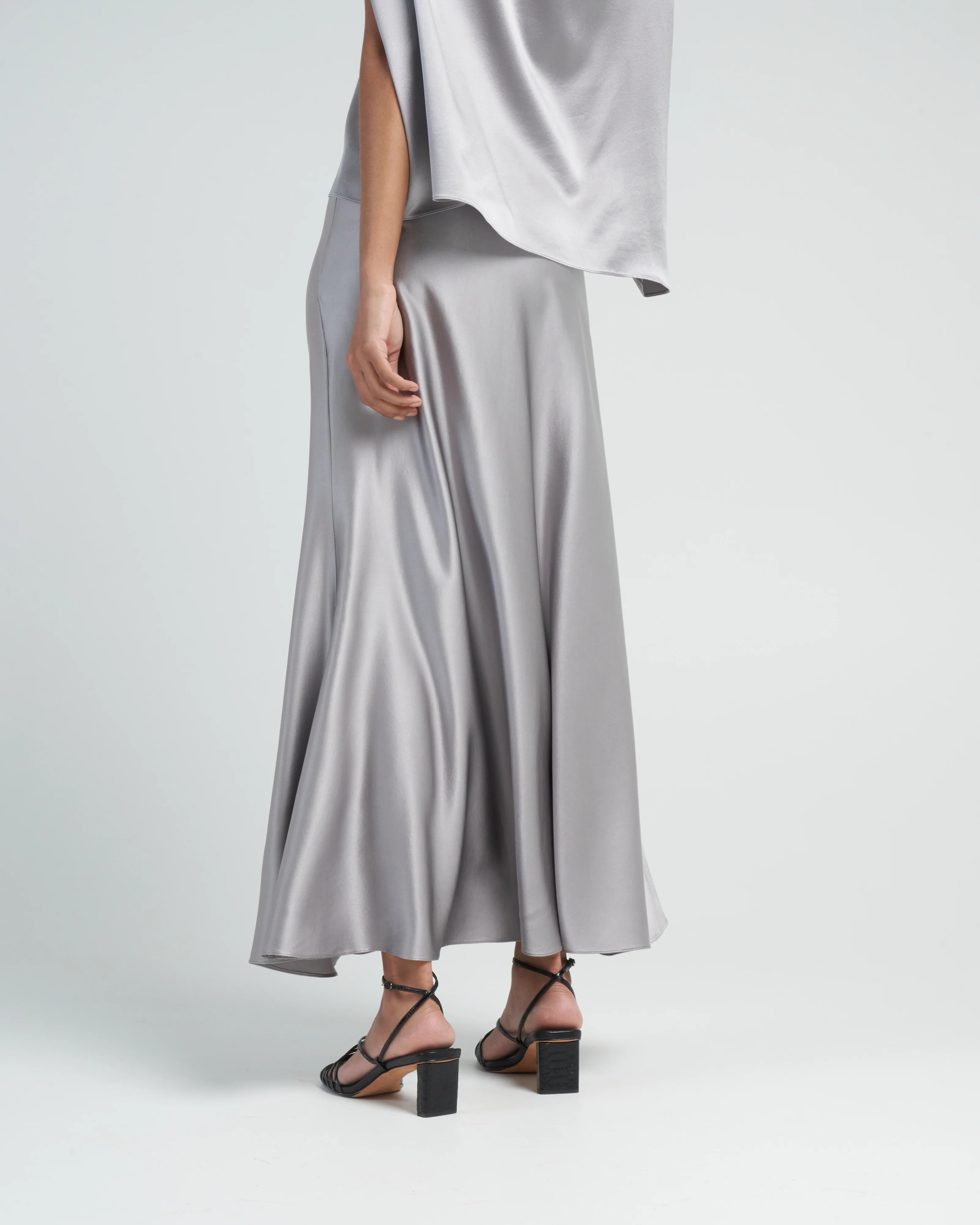 dual skirt - haze - Image 4