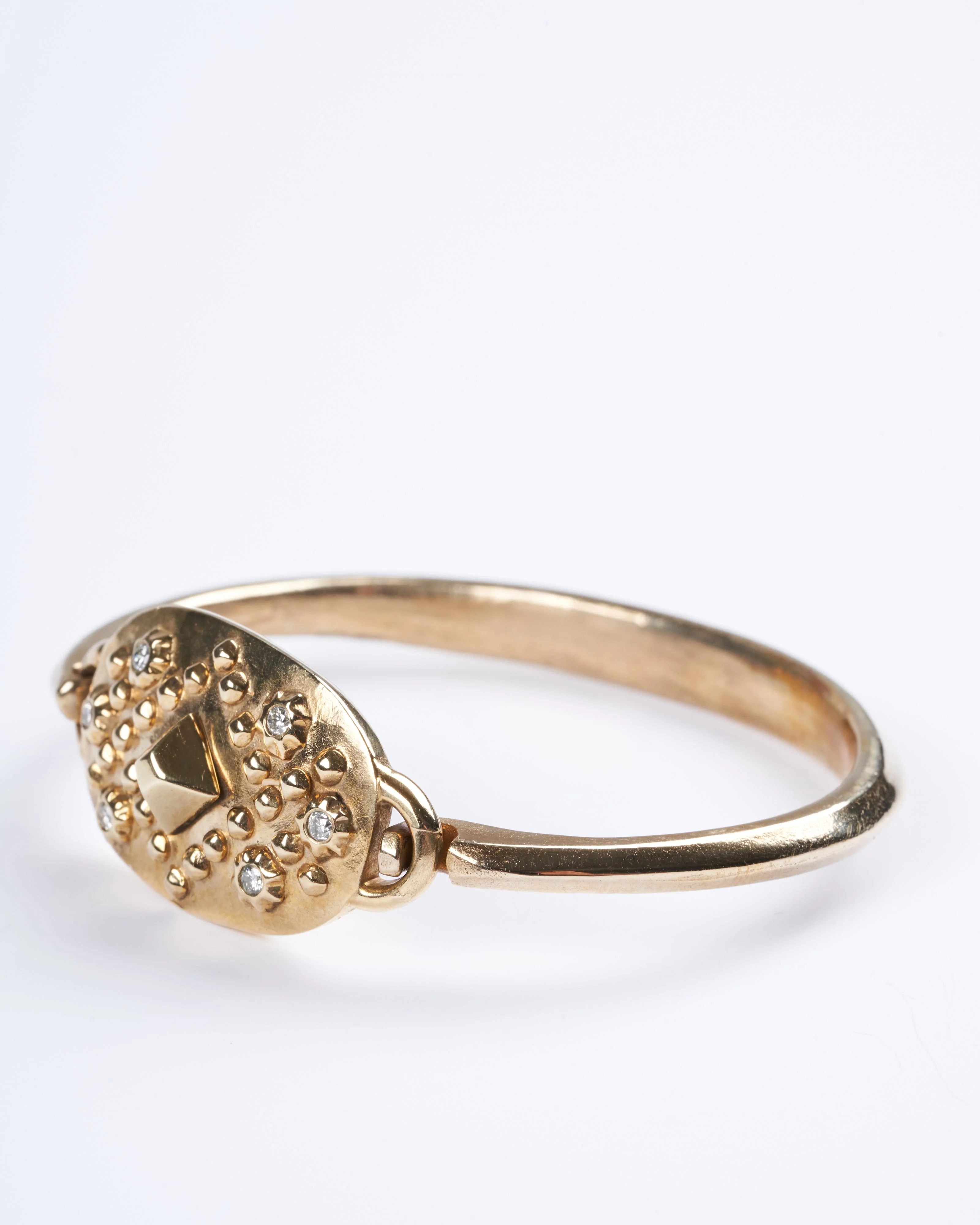 diamondback shield pyramid cuff - bronze - Image 4