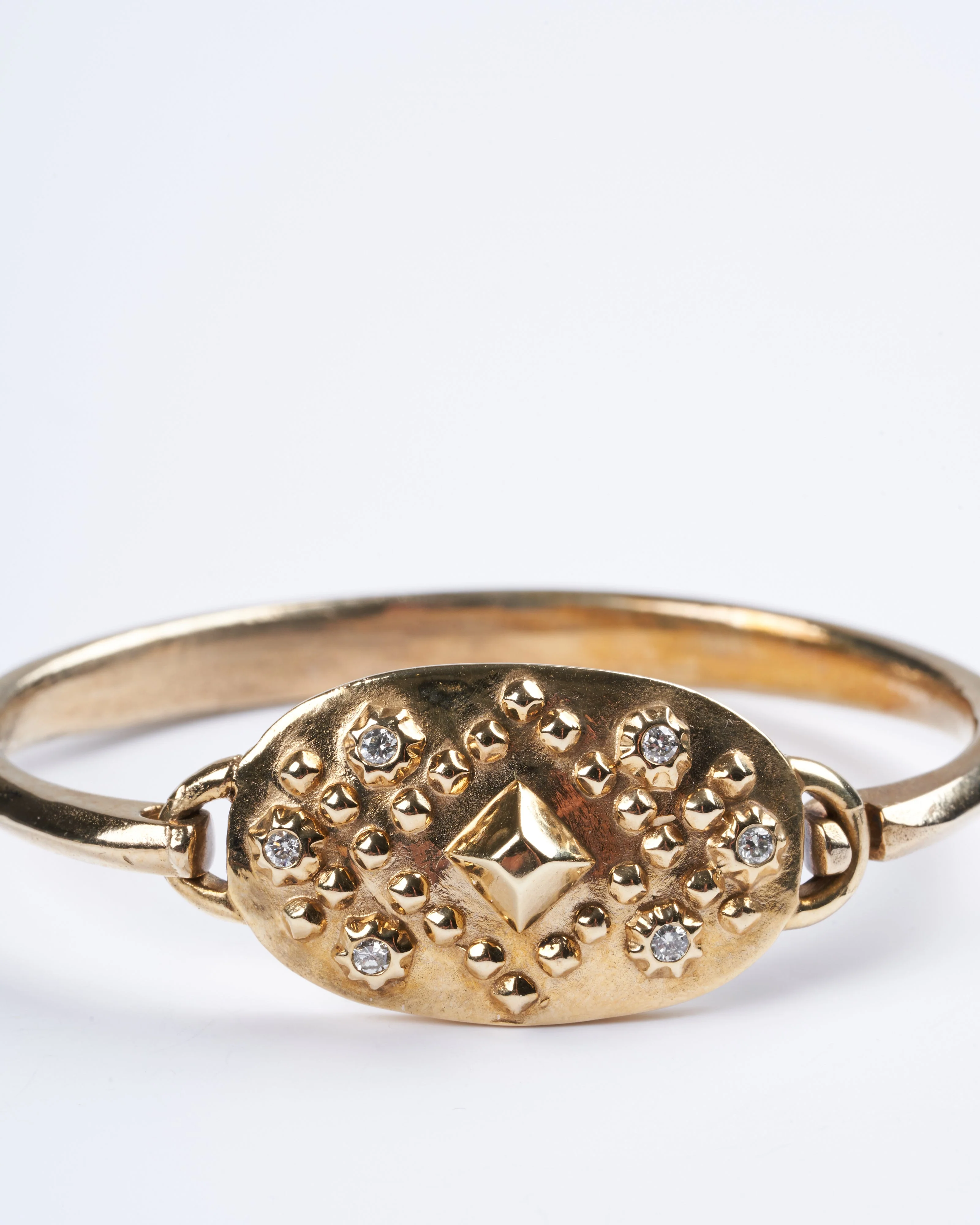 diamondback shield pyramid cuff - bronze - Image 5