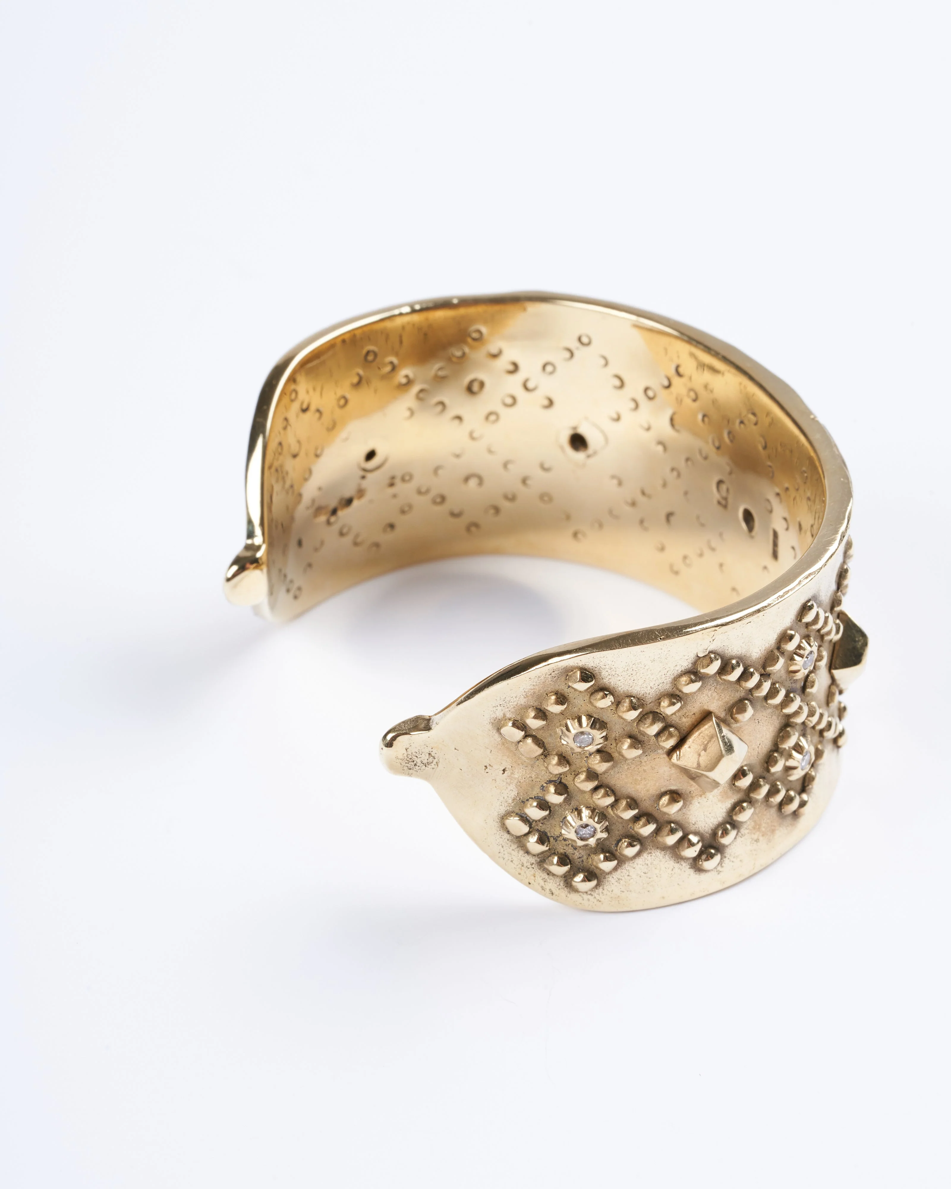 wide diamondback pyramid cuff champagne diamonds - bronze - Image 3