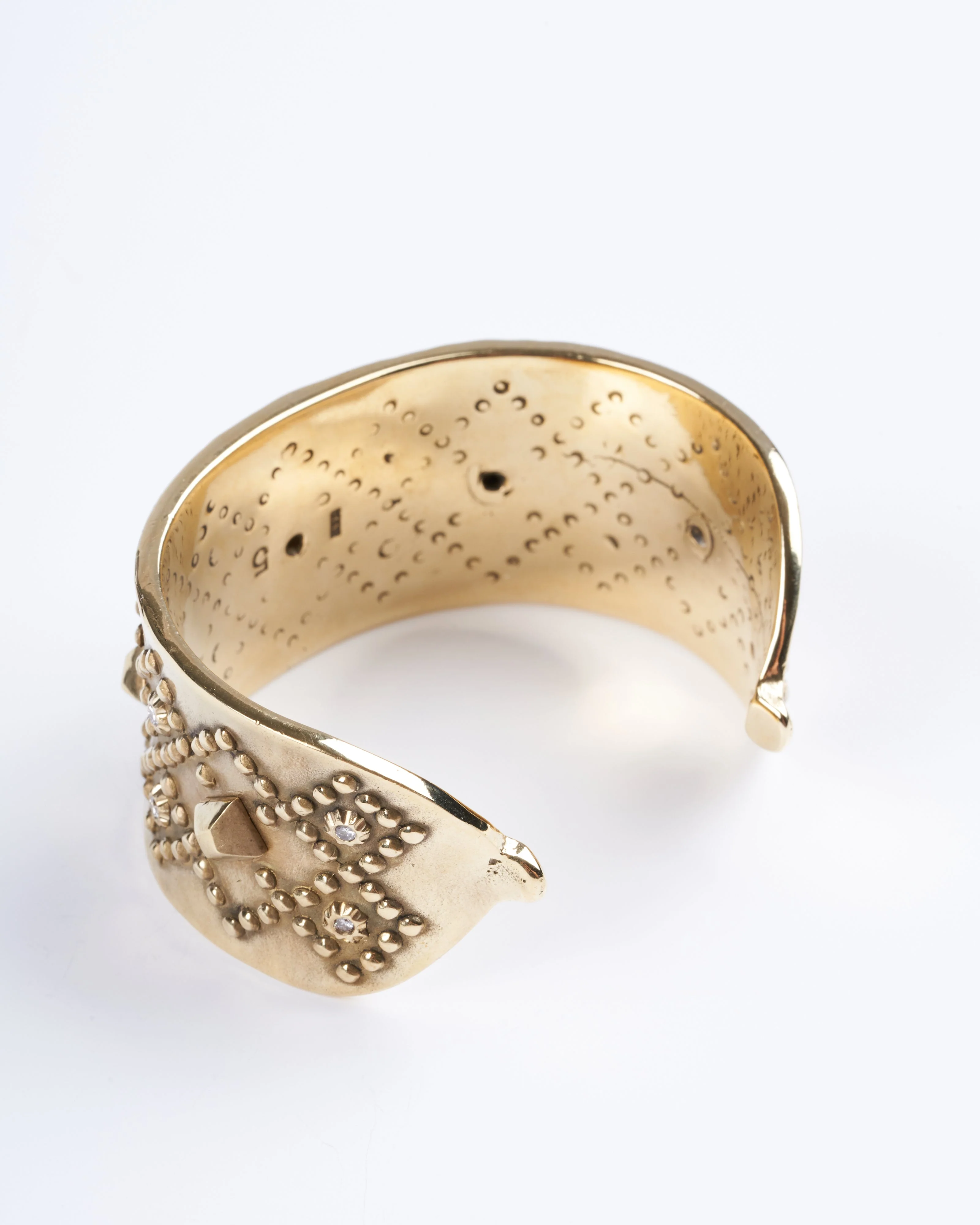 wide diamondback pyramid cuff champagne diamonds - bronze - Image 4