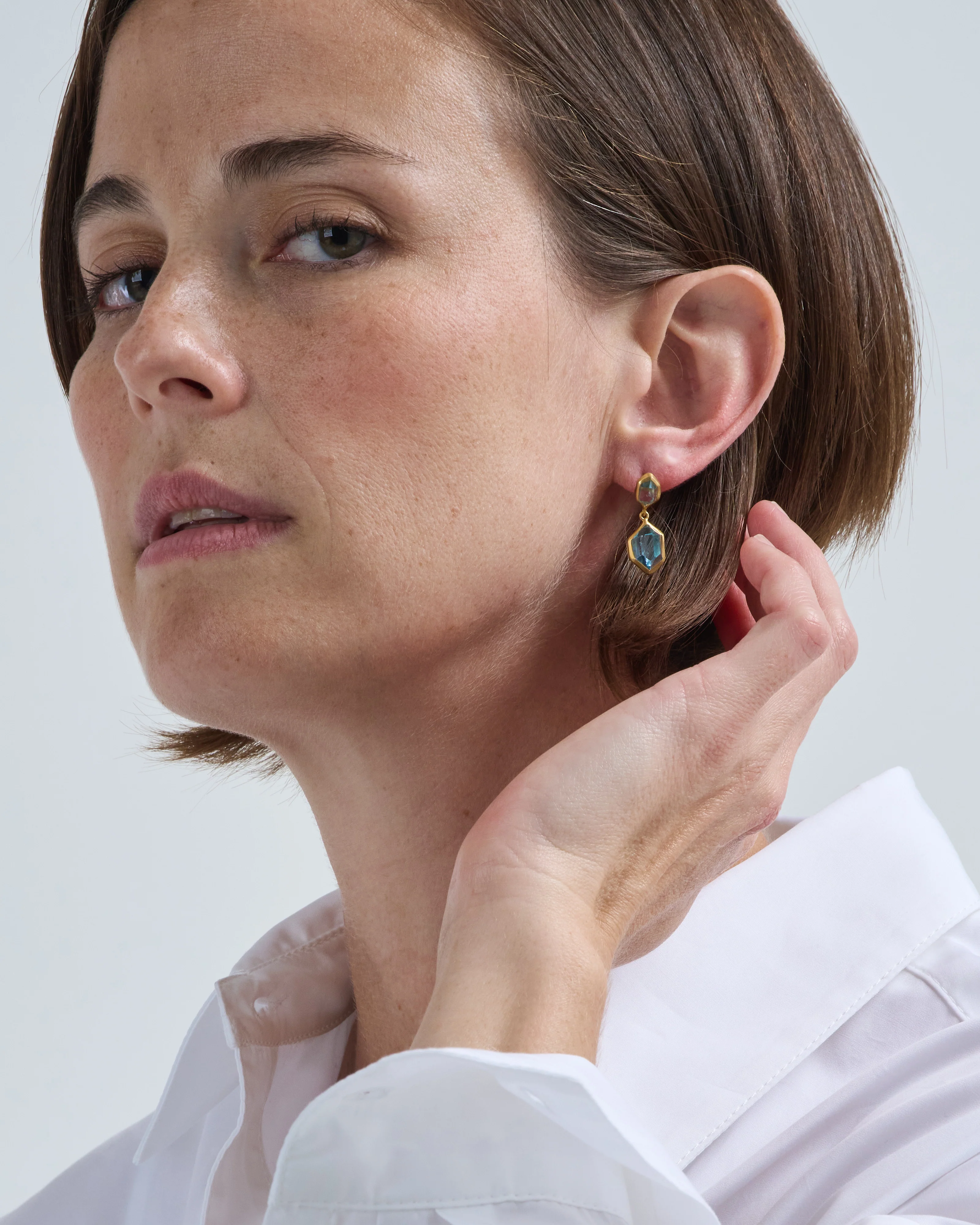 18kt gold cerulean double drop earrings - Image 2