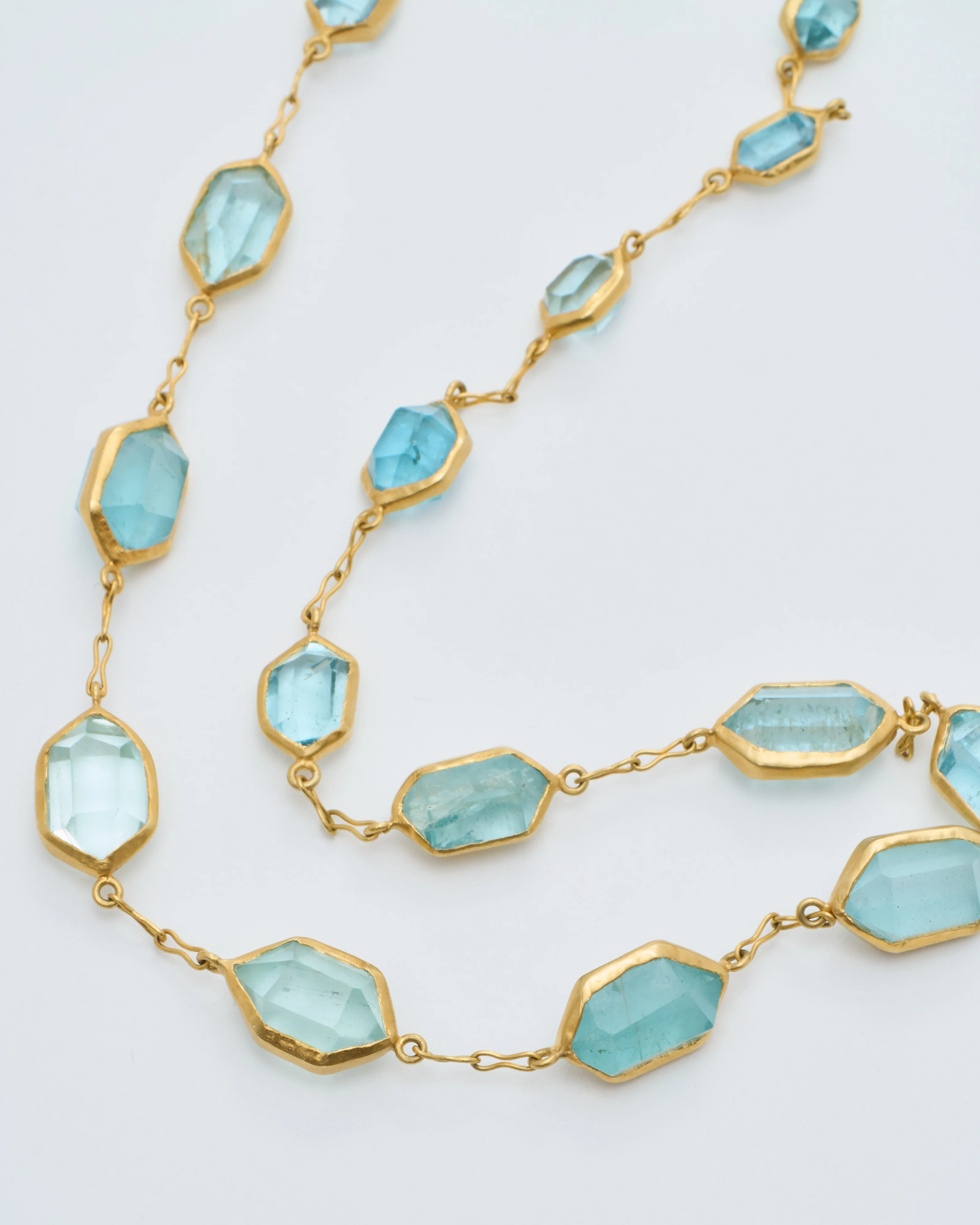 18kt gold cerulean full stone necklace - Image 5