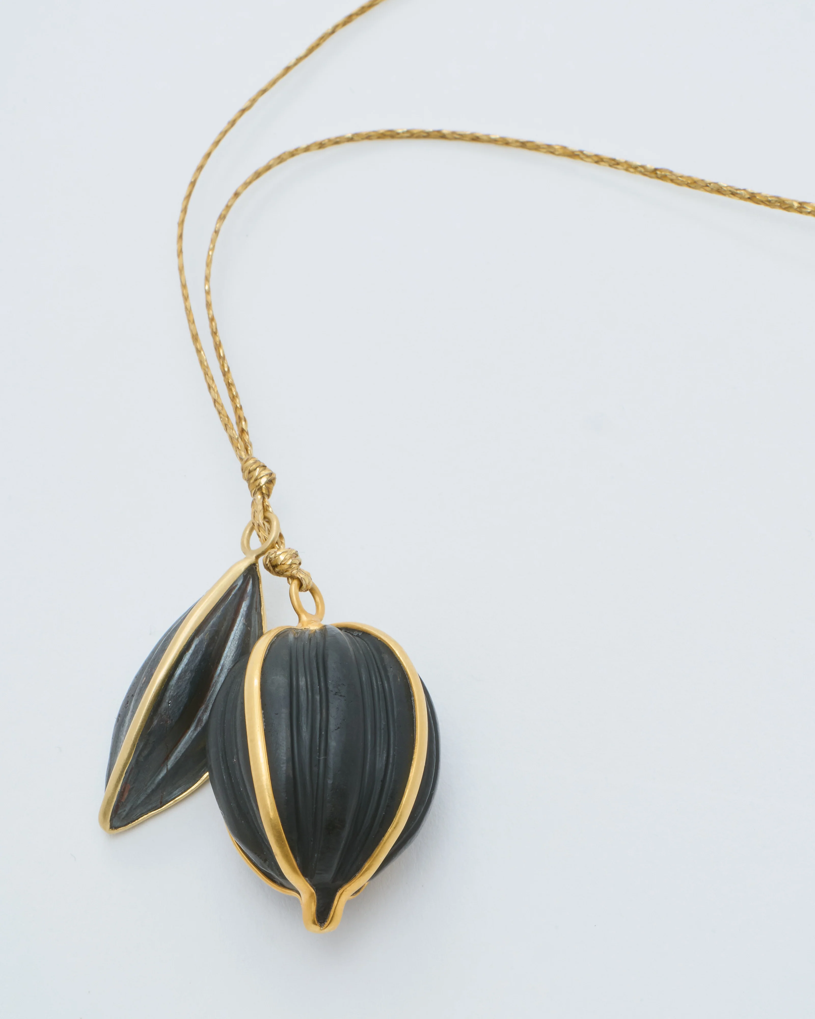 18kt gold night seed and lilac on cord - Image 4