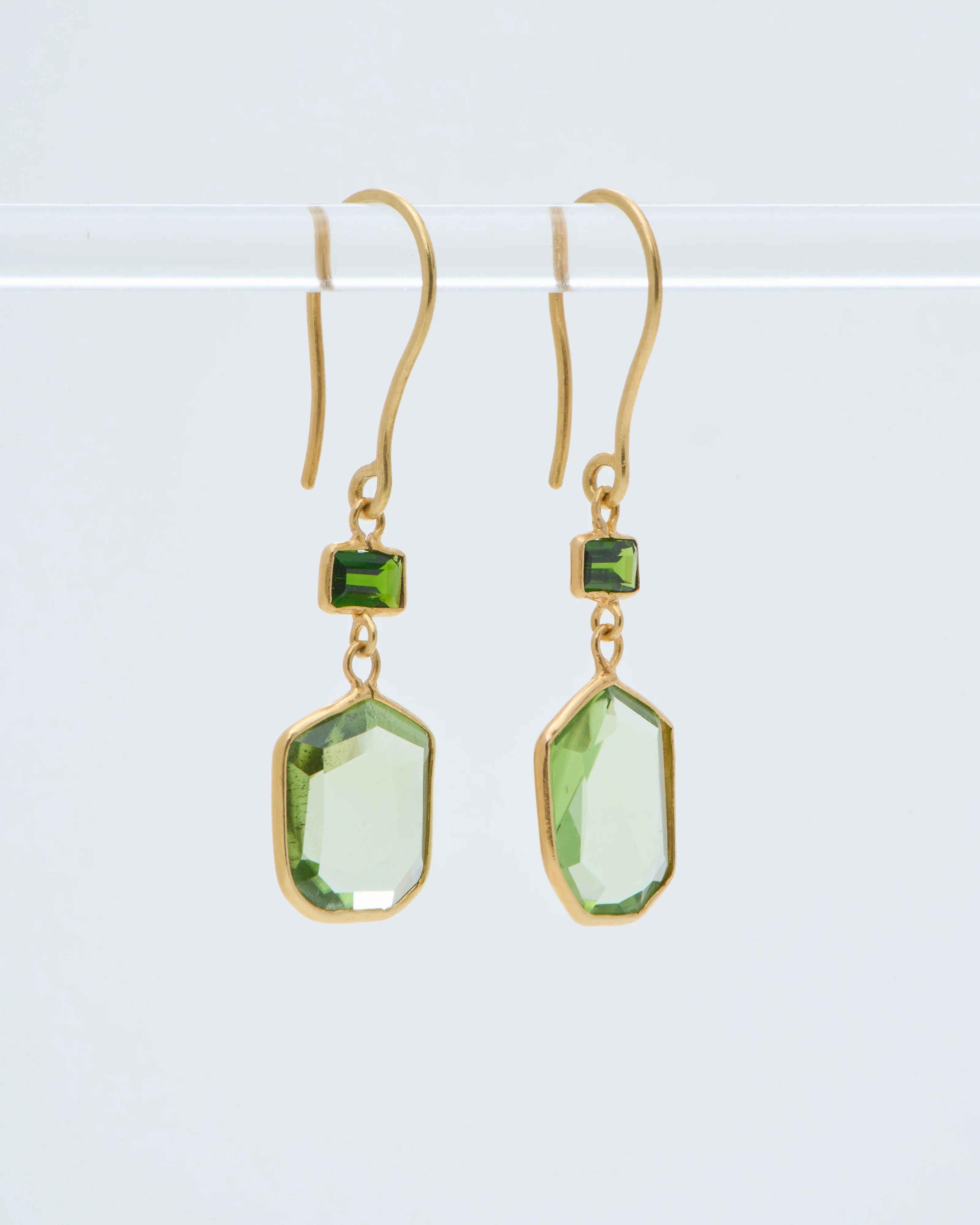 18kt gold pstm myanmar tender double drop earrings - Image 4